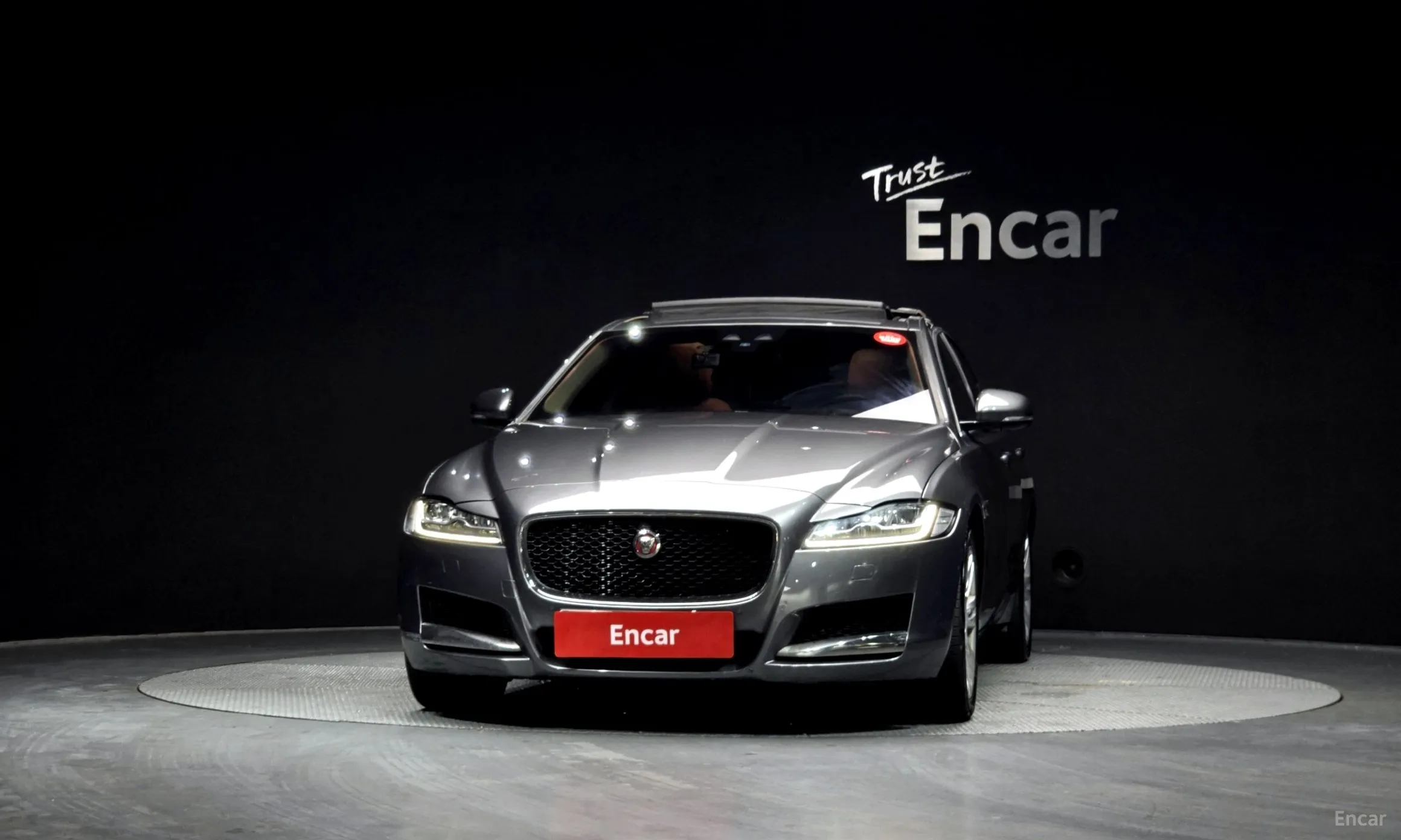 Jaguar XF (x260) превью 3