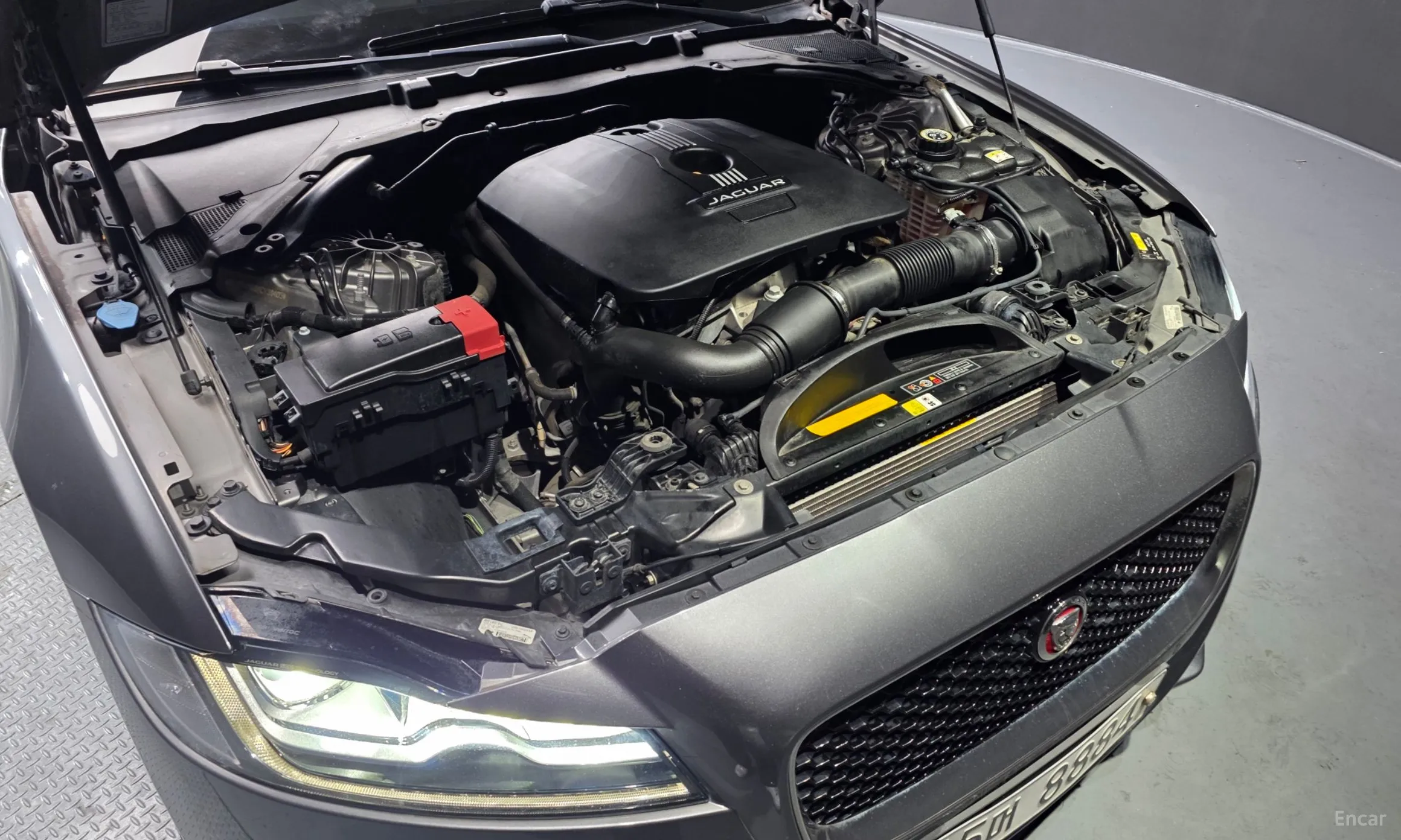 Jaguar XF (x260) превью 6