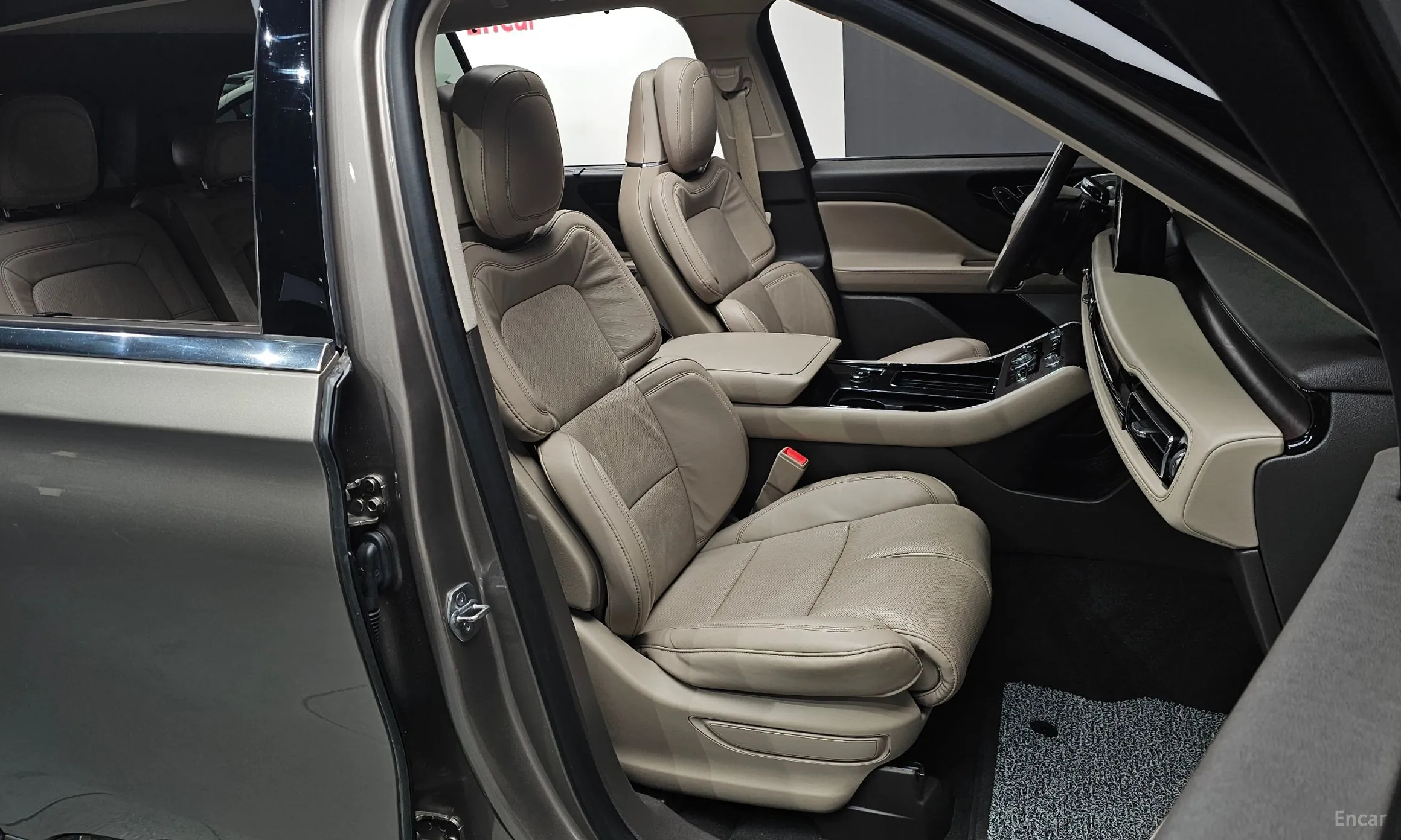 Lincoln Aviator 2nd Generation превью 10