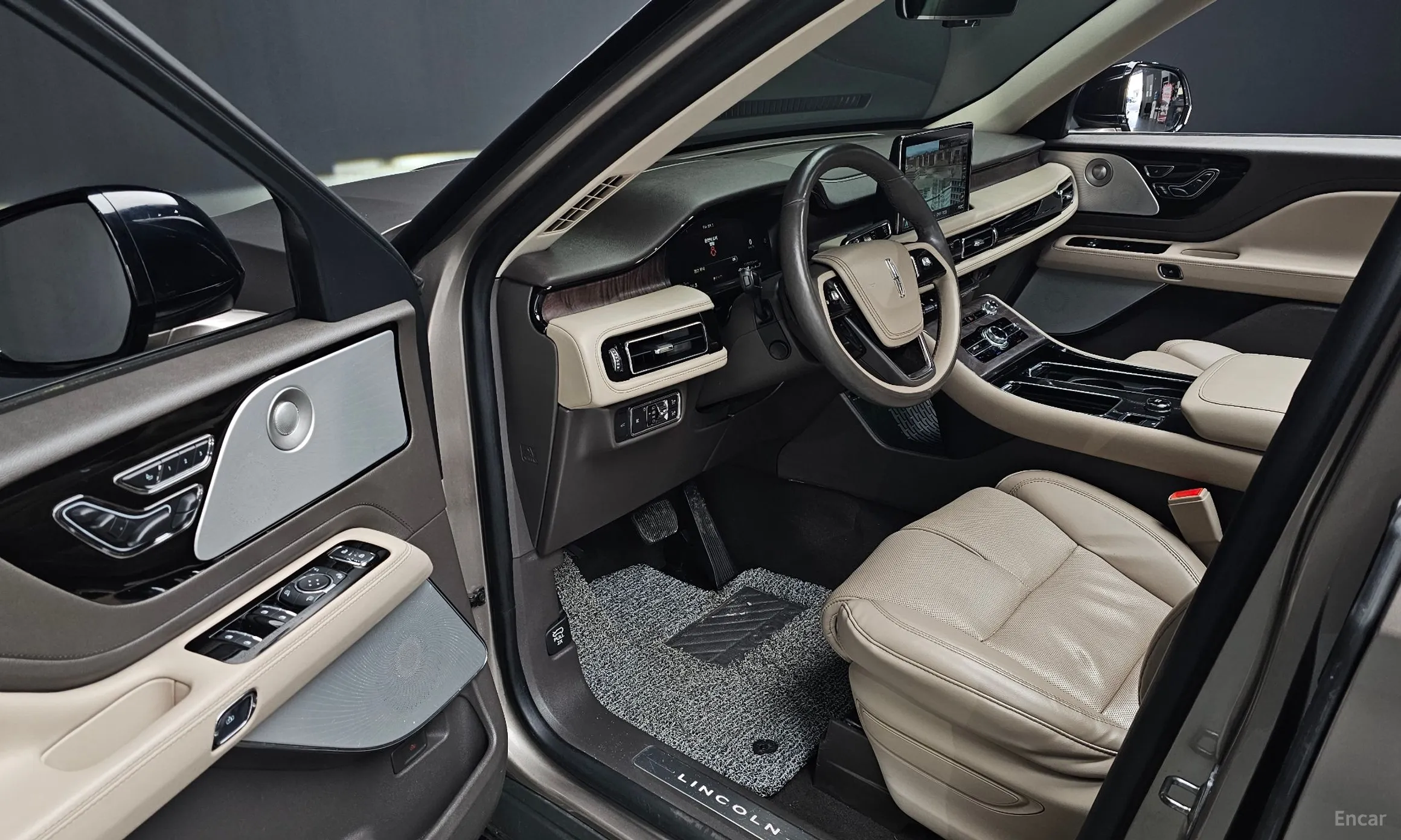 Lincoln Aviator 2nd Generation превью 11