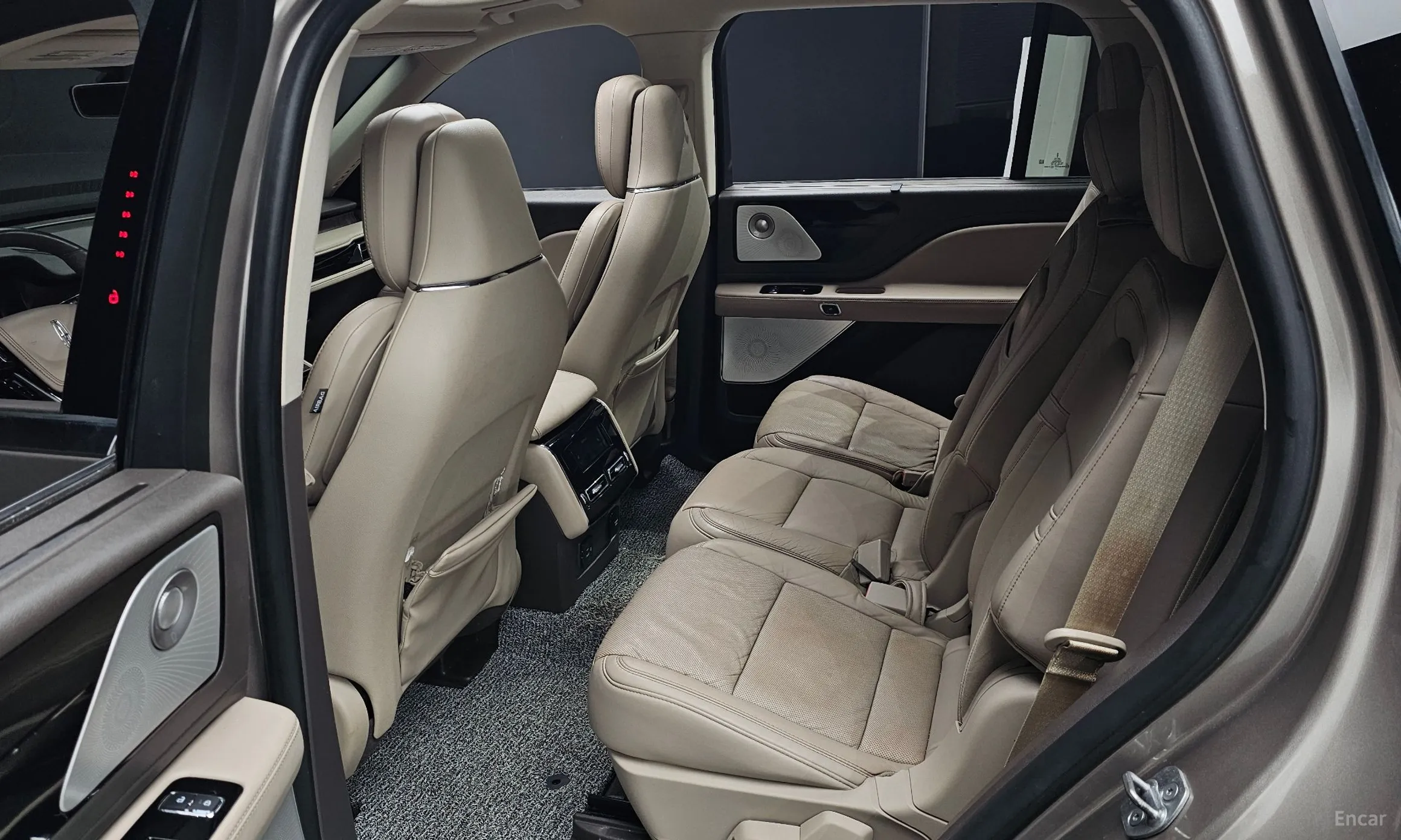 Lincoln Aviator 2nd Generation превью 12