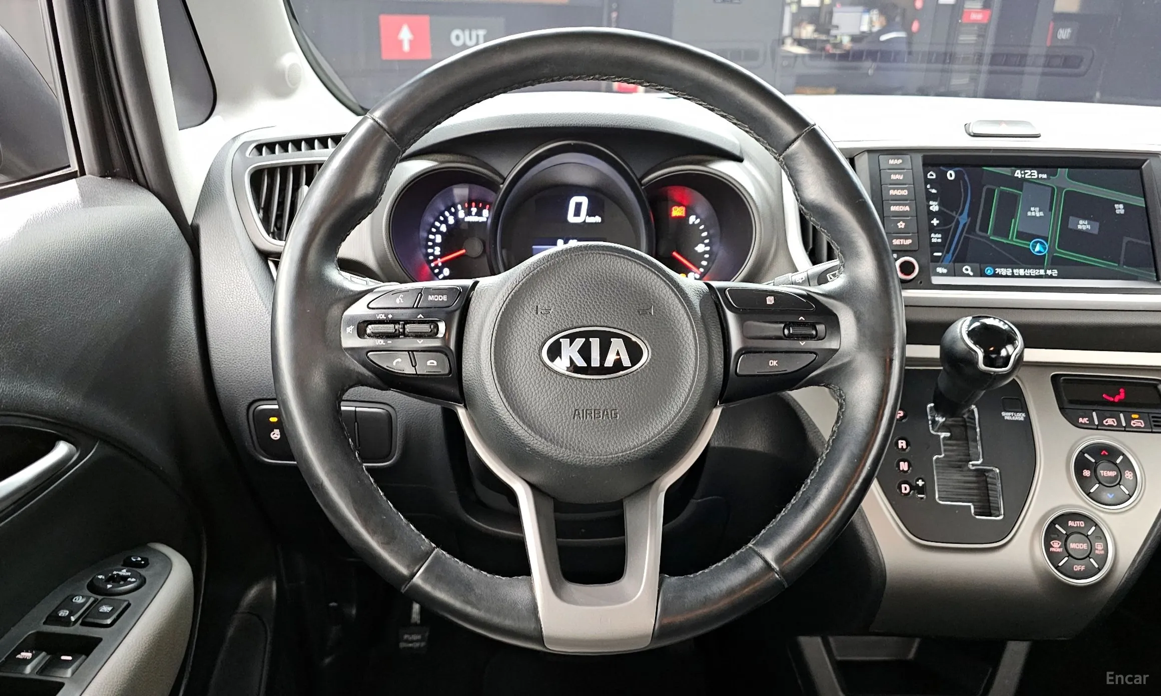Kia Ray превью 13