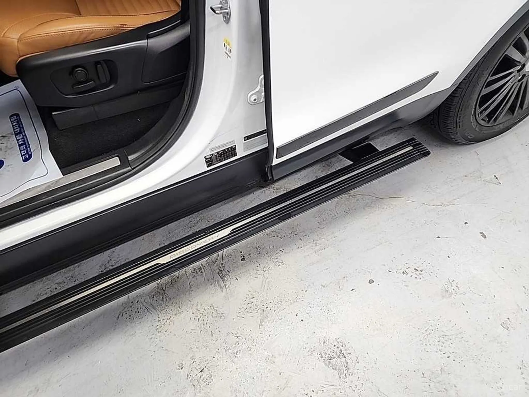 Land Rover Discovery 5 превью 13