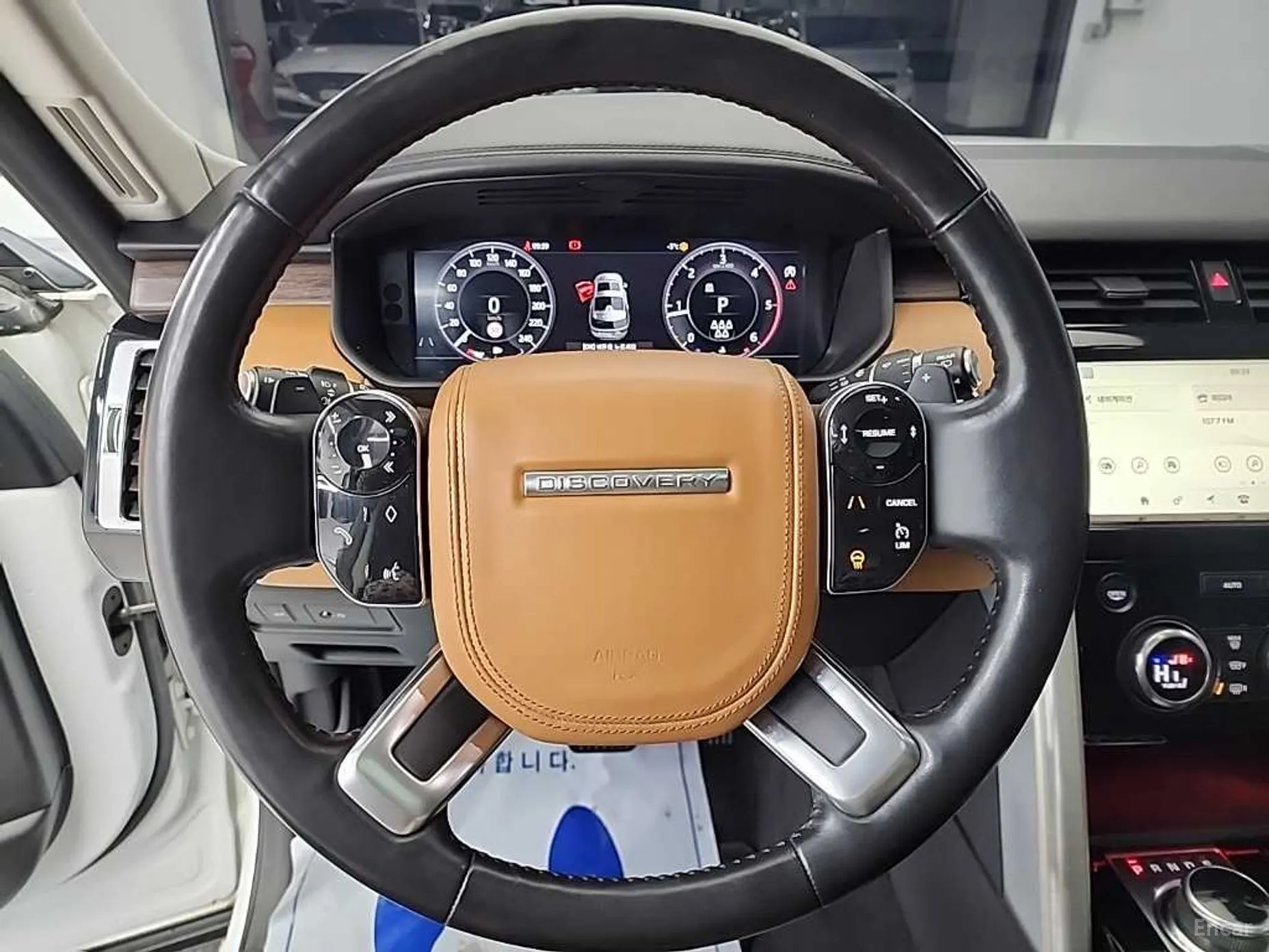 Land Rover Discovery 5 превью 9