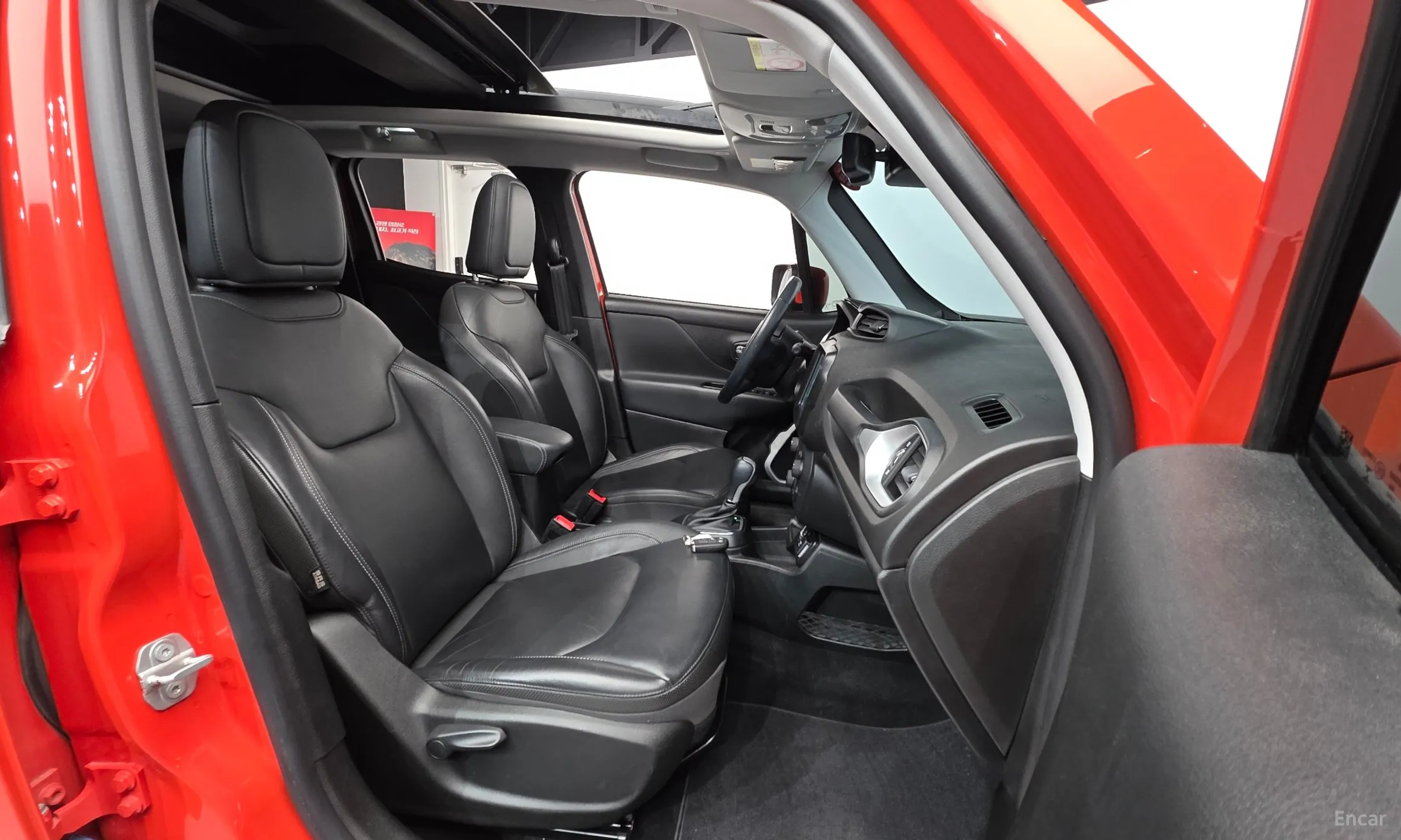 Jeep Renegade превью 10
