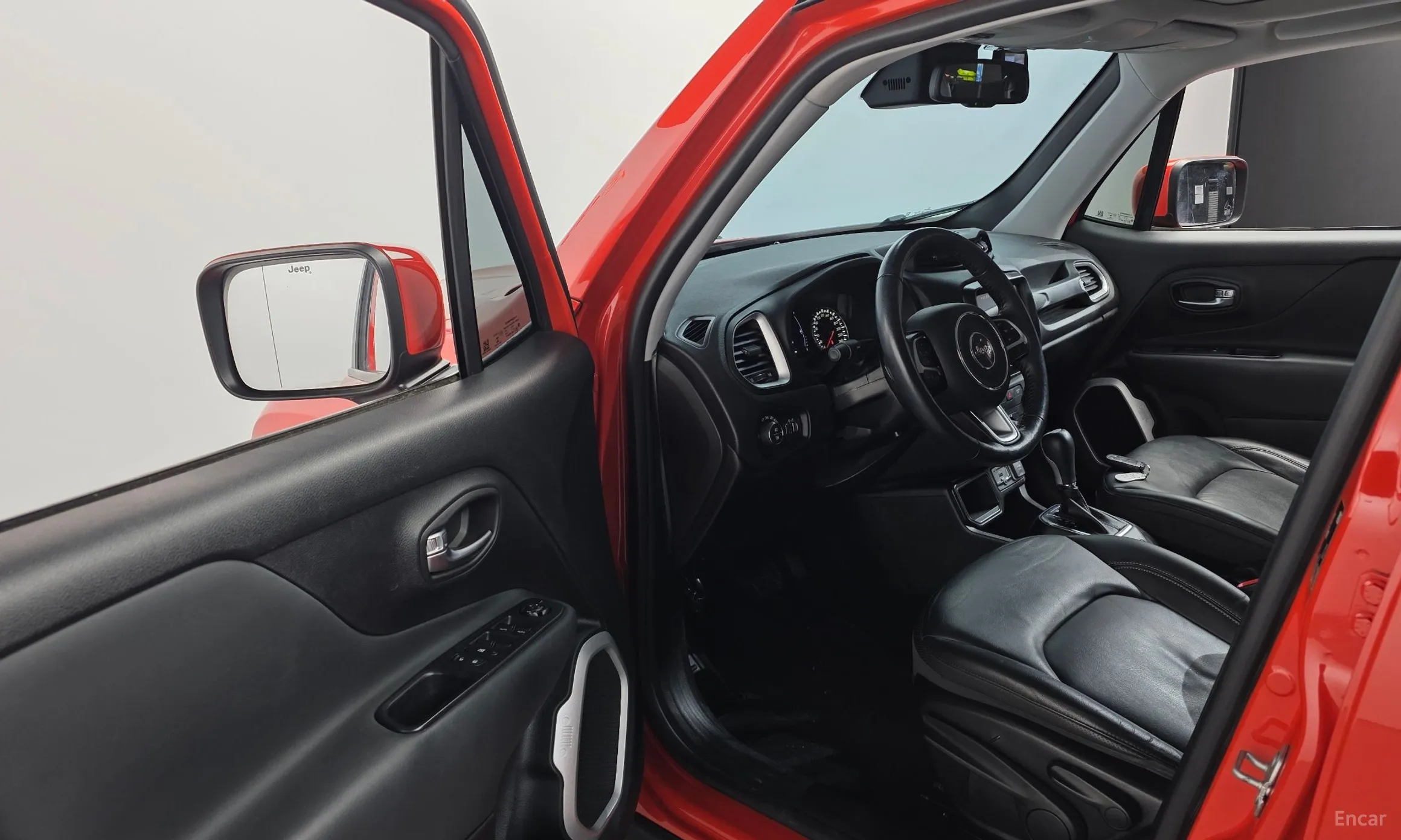 Jeep Renegade превью 12