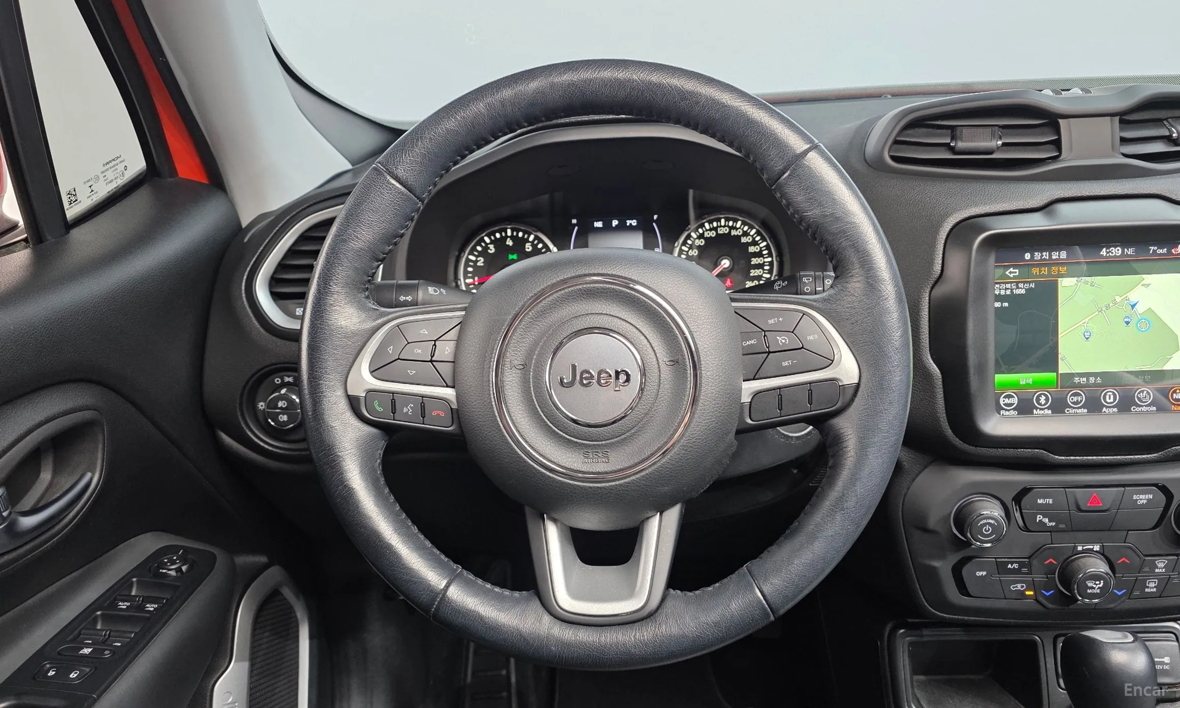 Jeep Renegade превью 14