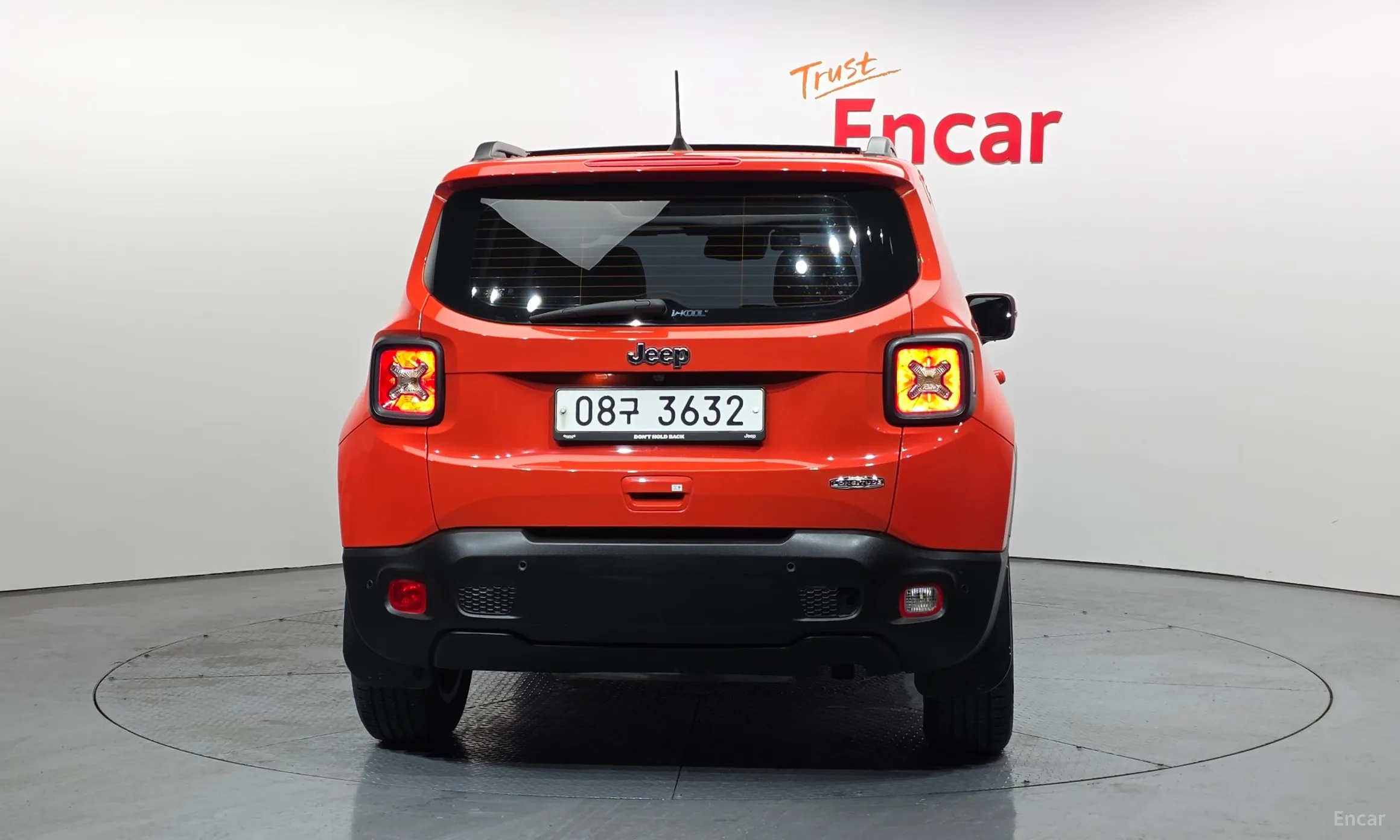 Jeep Renegade превью 4