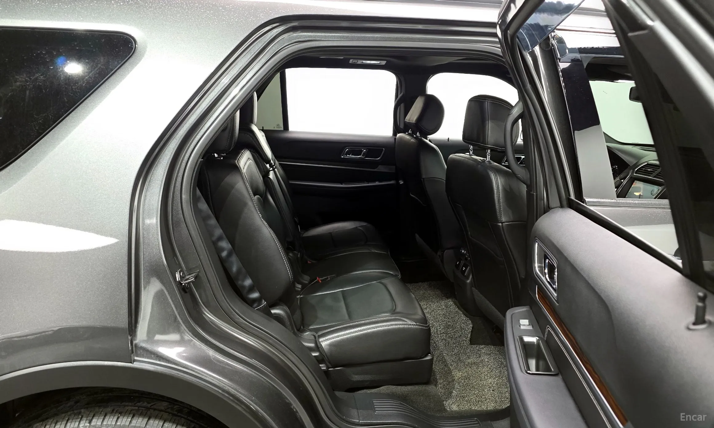 Ford Explorer превью 12