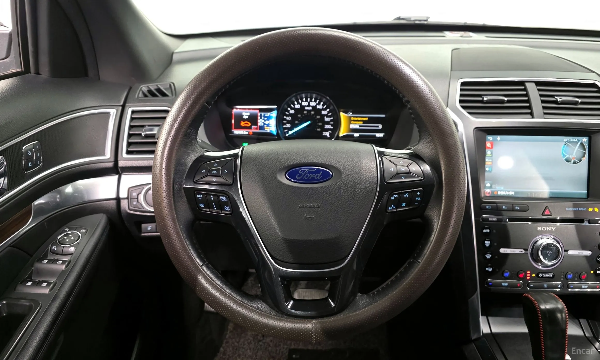 Ford Explorer превью 13