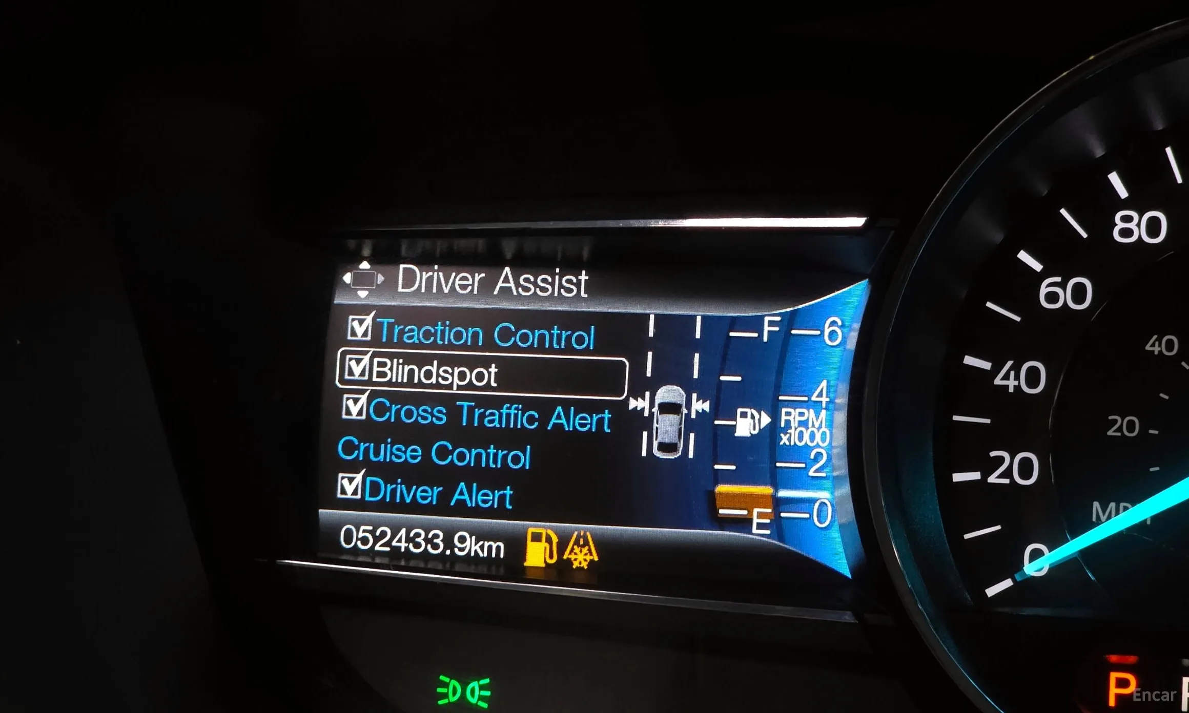 Ford Explorer превью 16