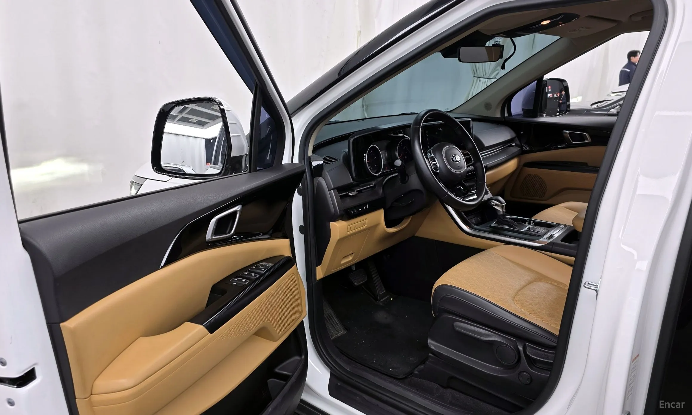 Kia Carnival Gen 4 превью 10