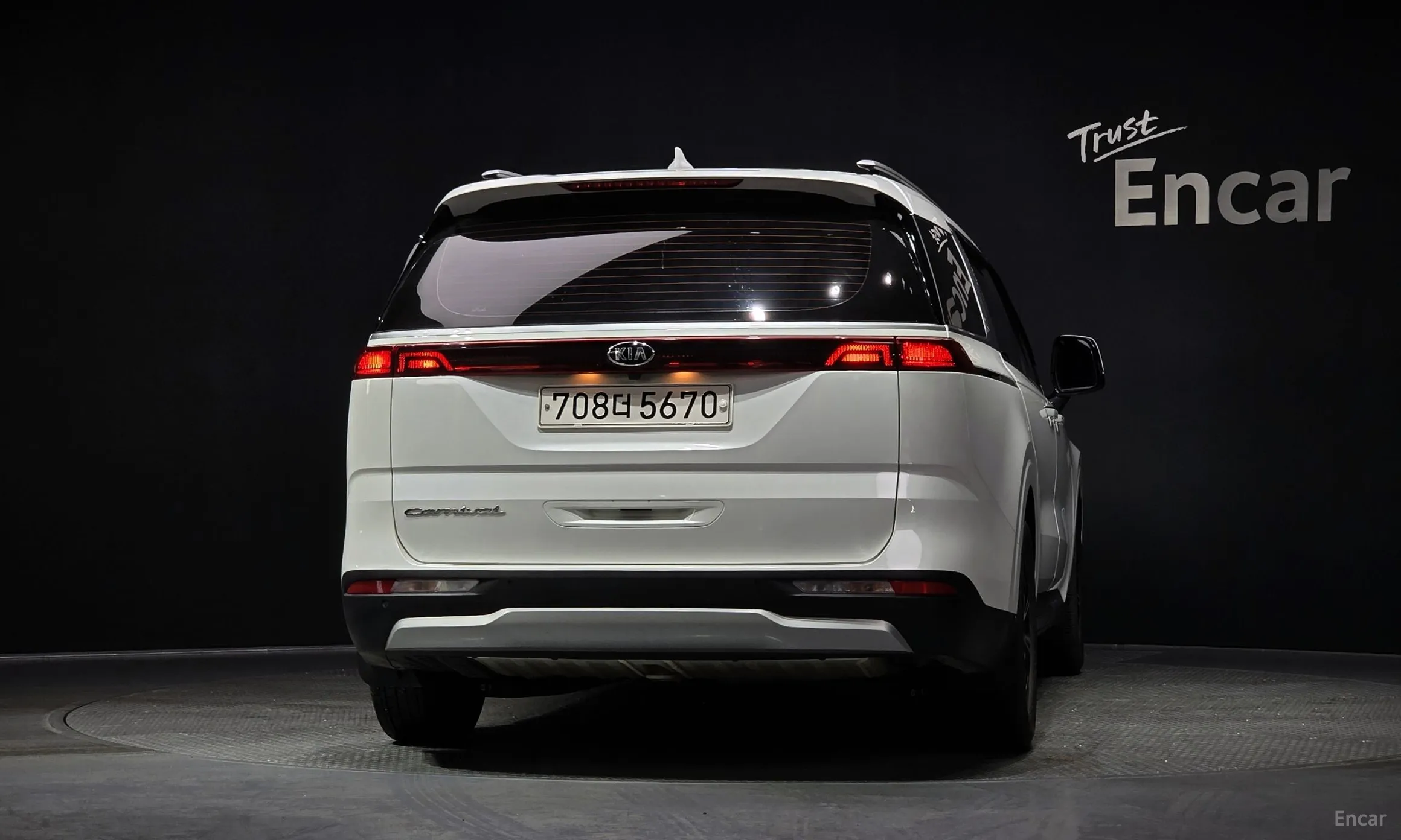 Kia Carnival Gen 4 превью 4