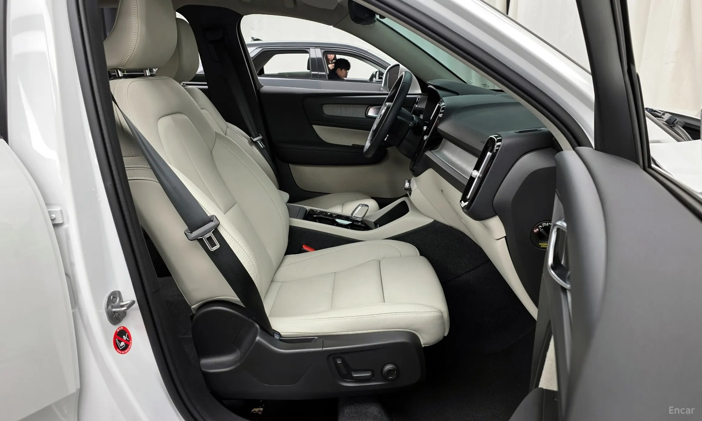 Volvo XC40 превью 11
