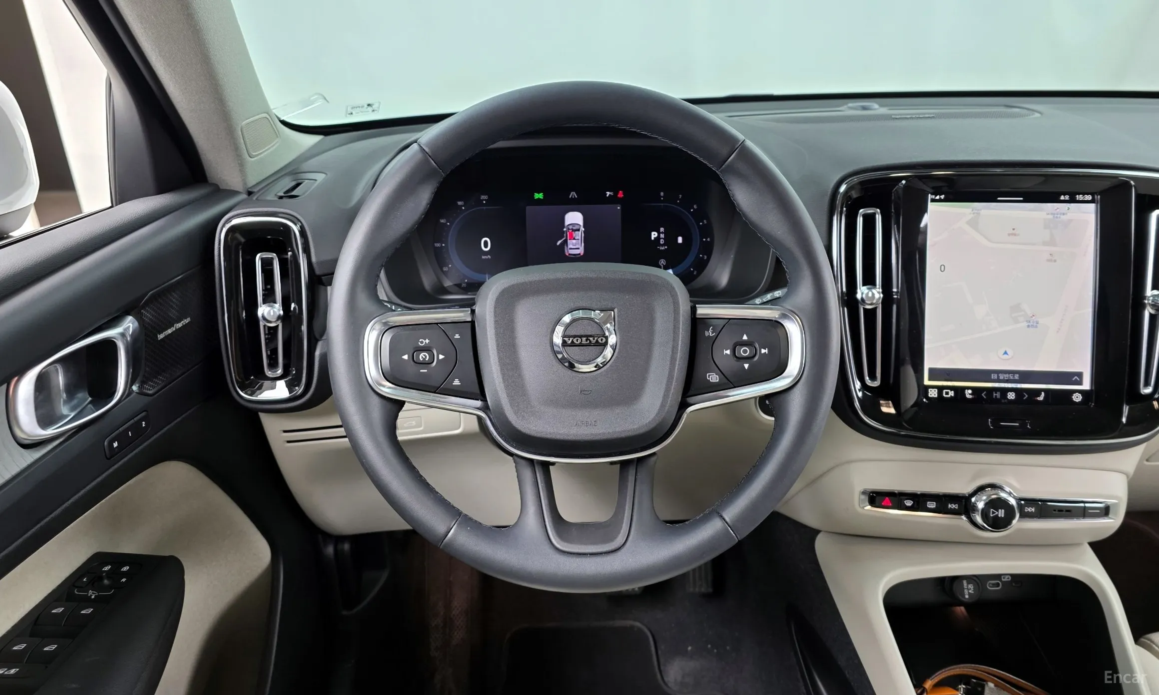 Volvo XC40 превью 13
