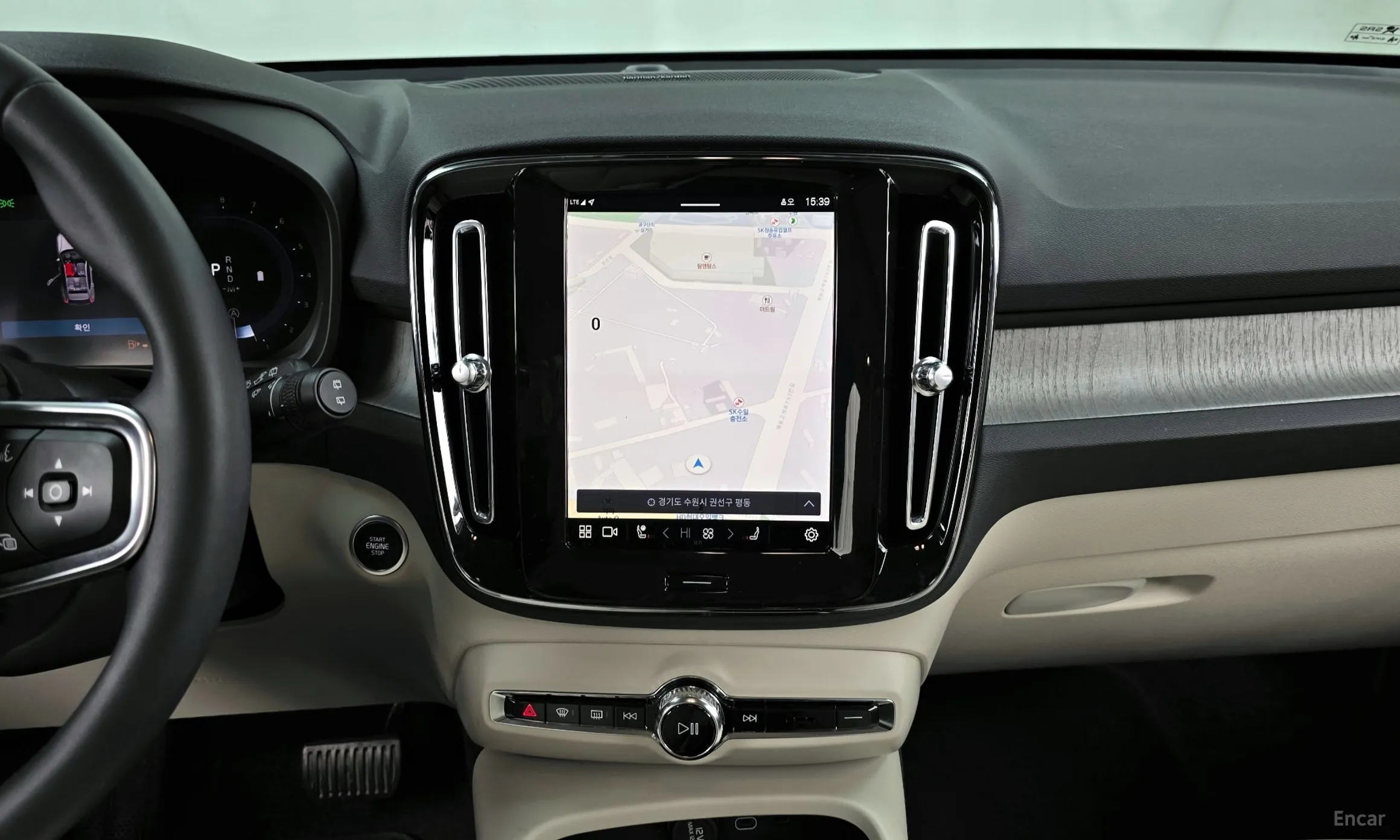 Volvo XC40 превью 14