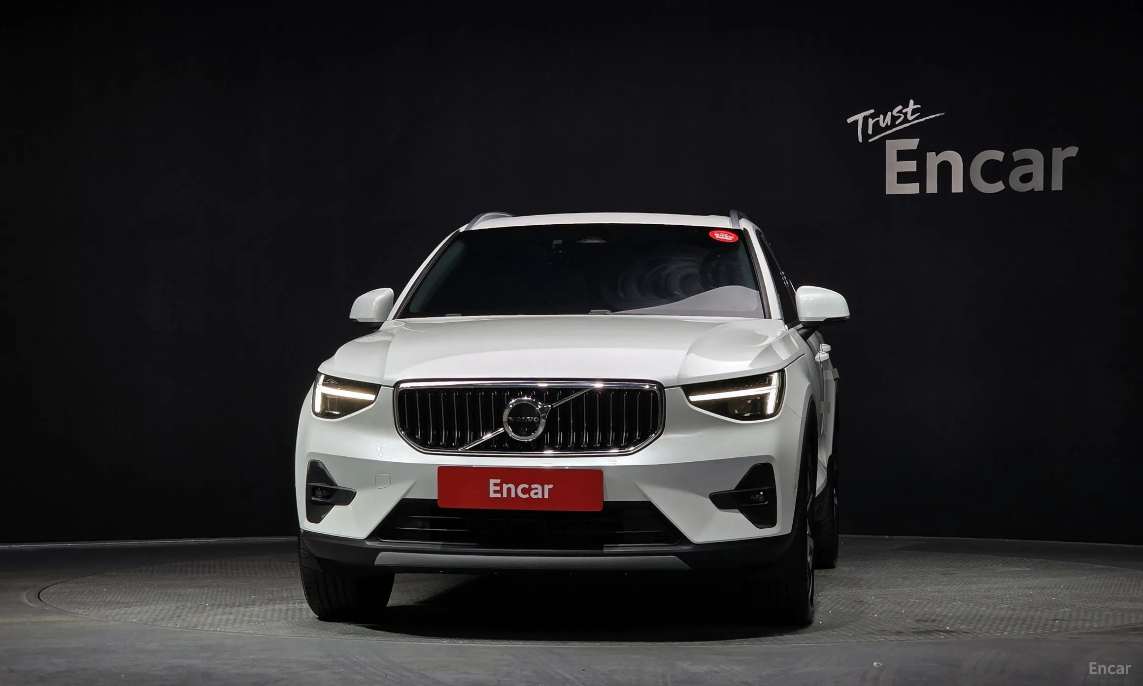 Volvo XC40 превью 3