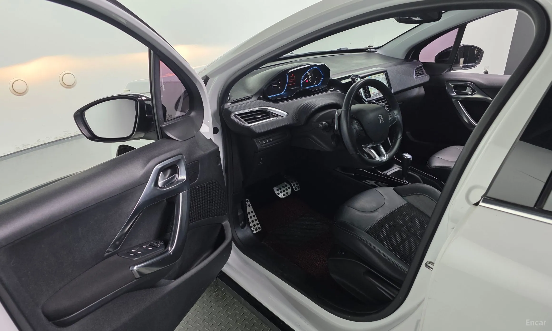 Peugeot 2008. превью 11