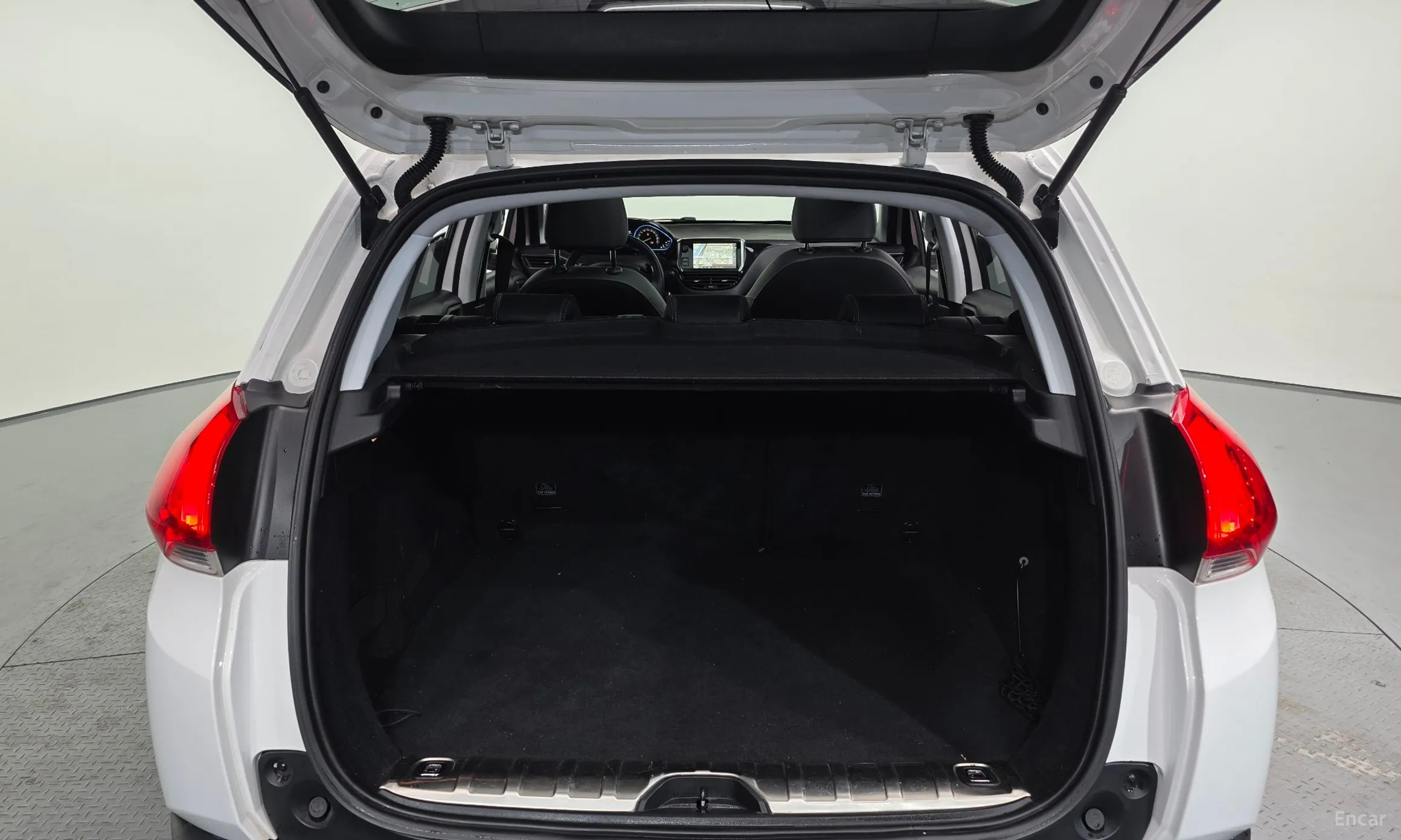 Peugeot 2008. превью 20