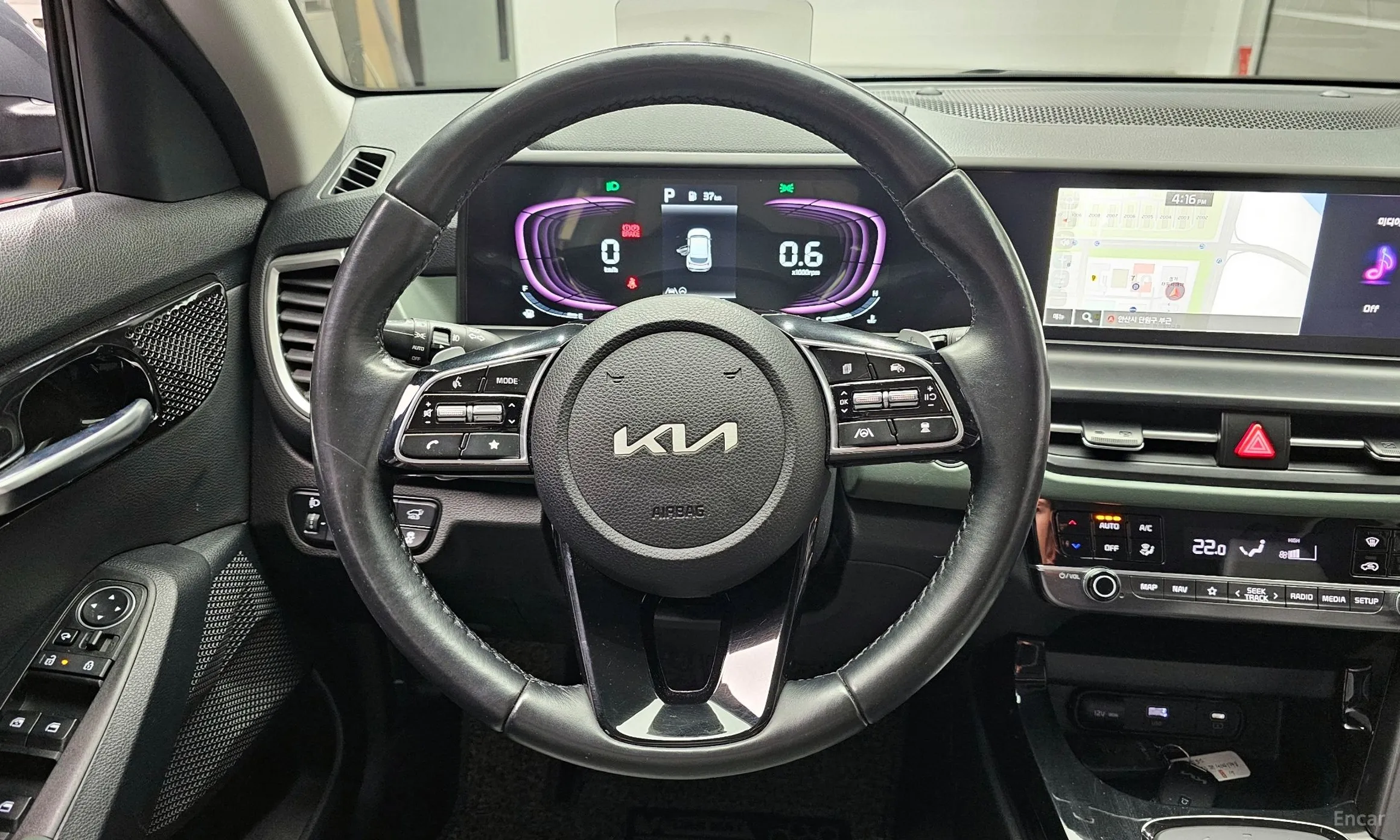 Kia Seltos превью 13