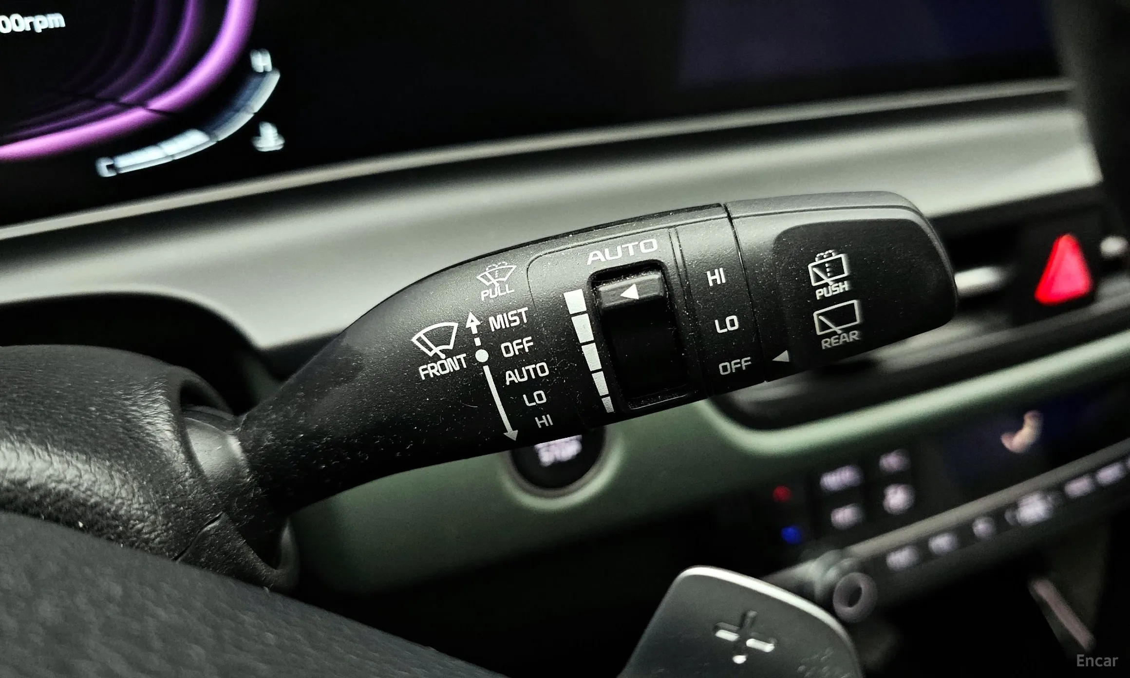 Kia Seltos превью 15