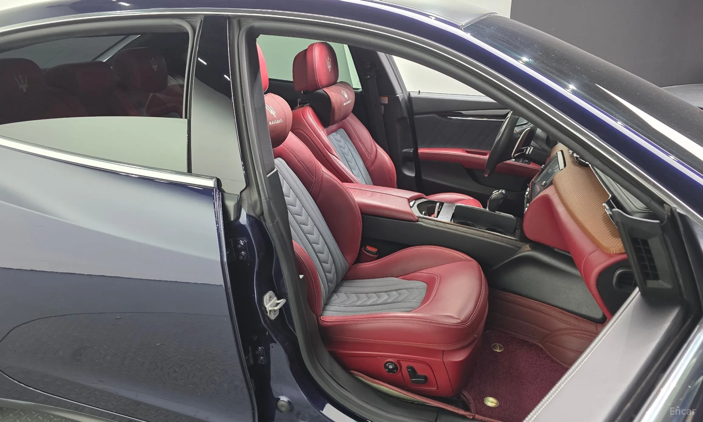 Maserati Quattroporte превью 12