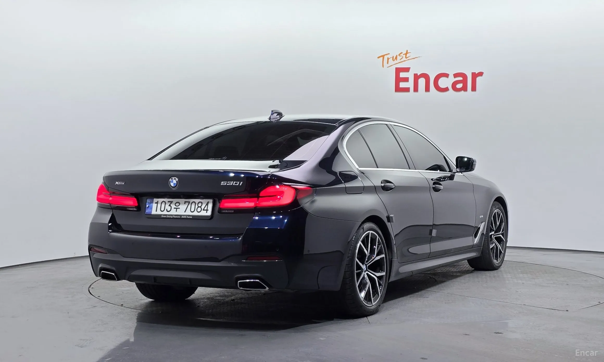 BMW 5 Series (G30) превью 2