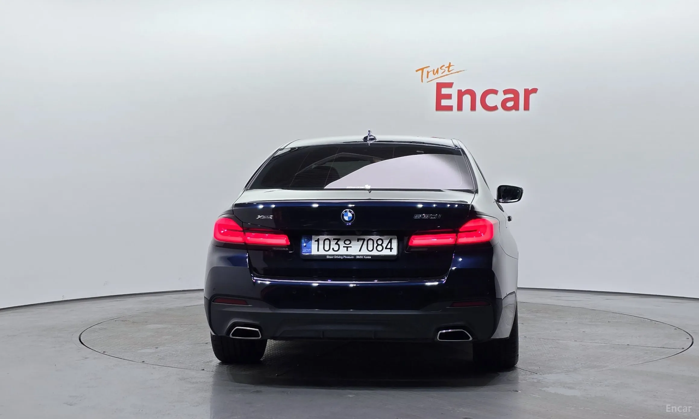 BMW 5 Series (G30) превью 4