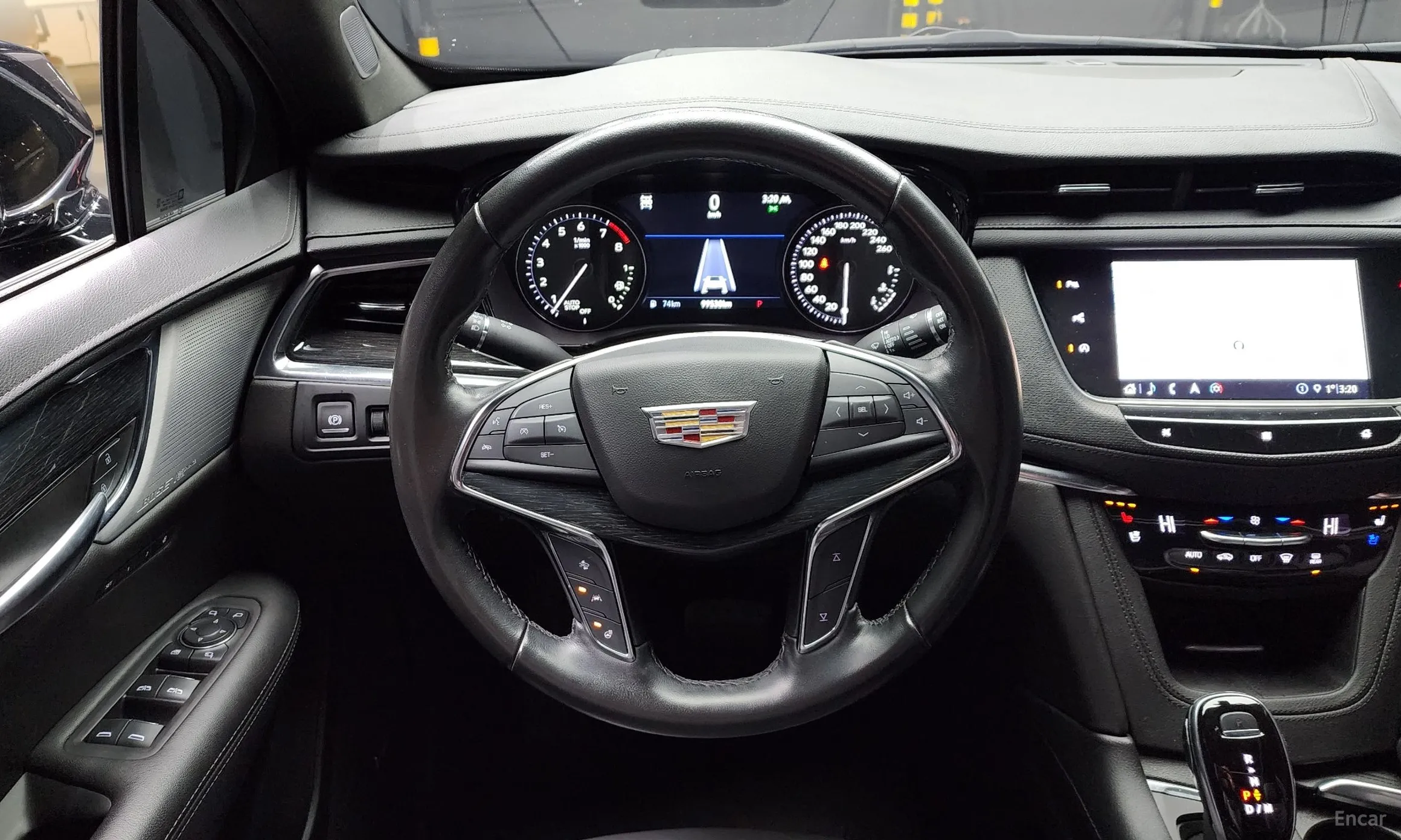 Cadillac XT5 превью 13