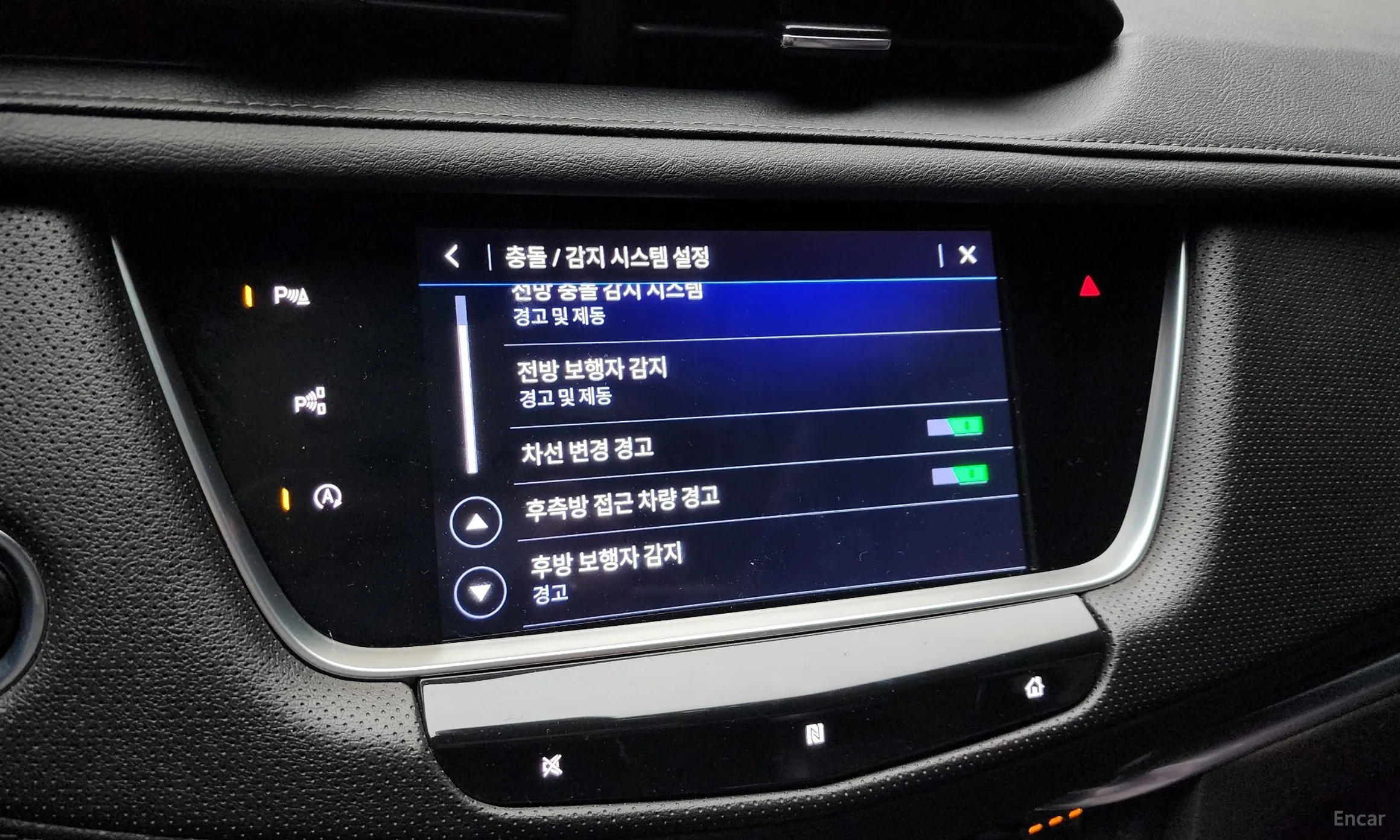Cadillac XT5 превью 16
