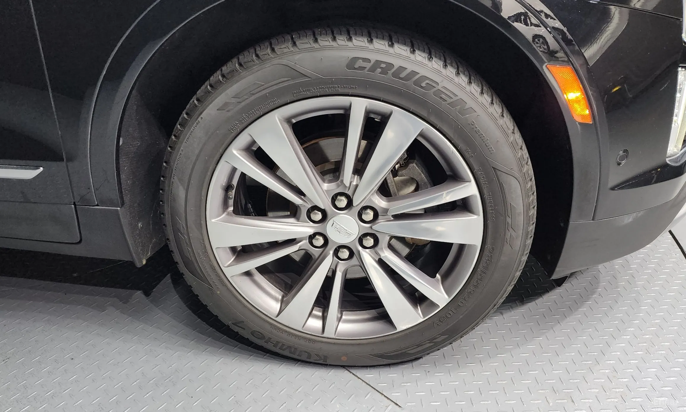 Cadillac XT5 превью 5