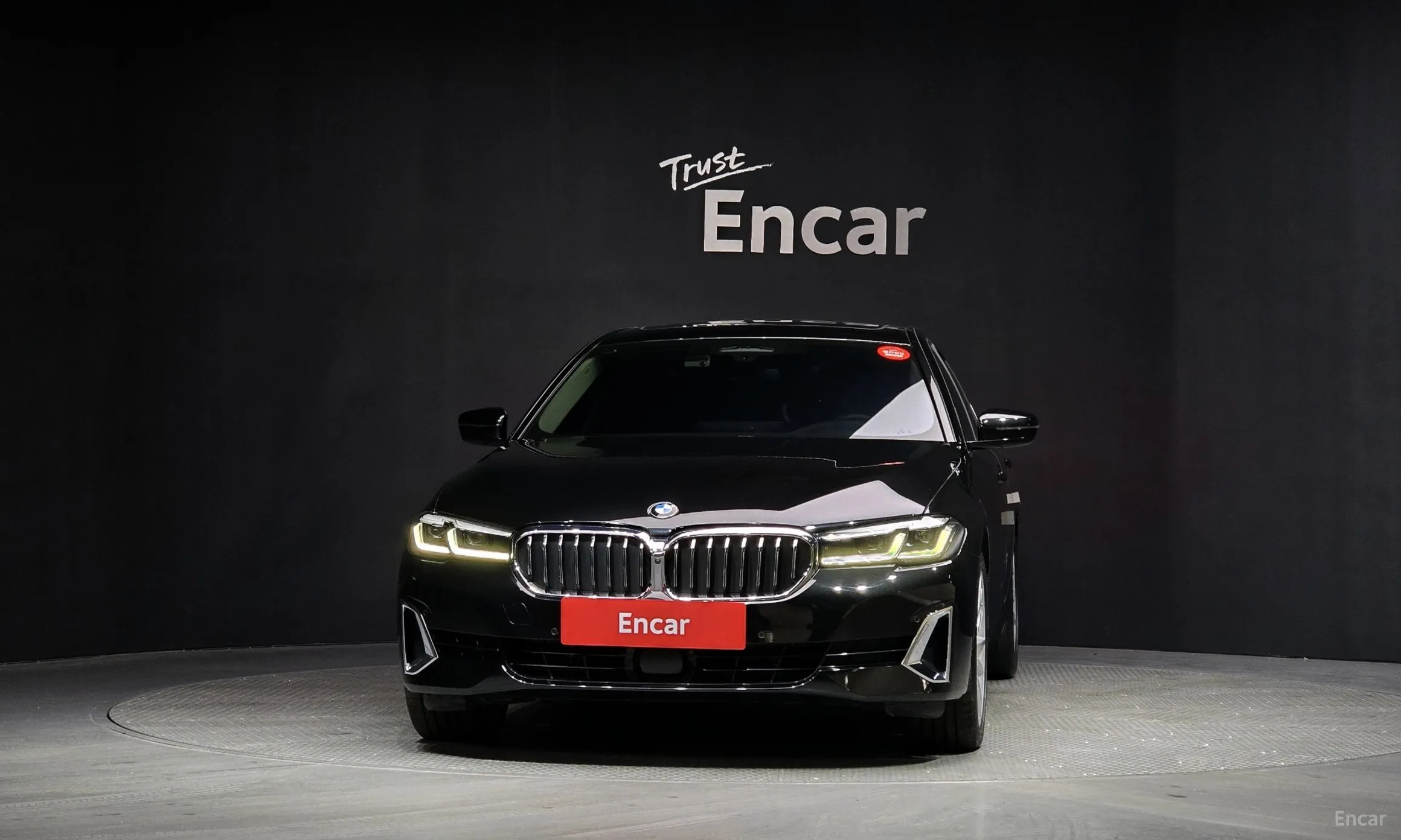 BMW 5 Series (G30) превью 3