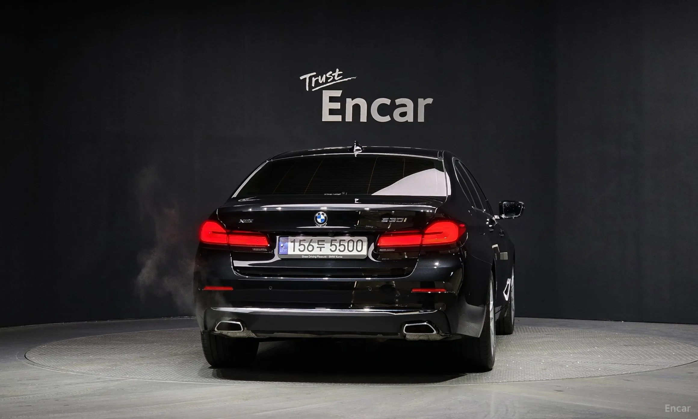 BMW 5 Series (G30) превью 4