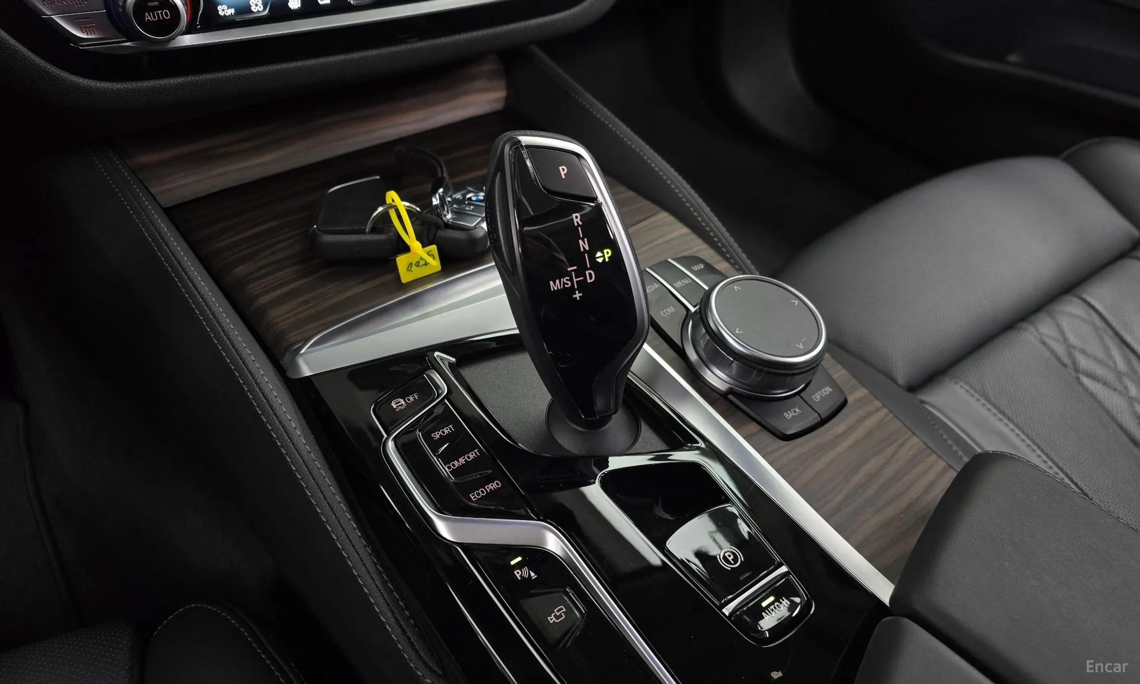 BMW 5 Series (G30) превью 9