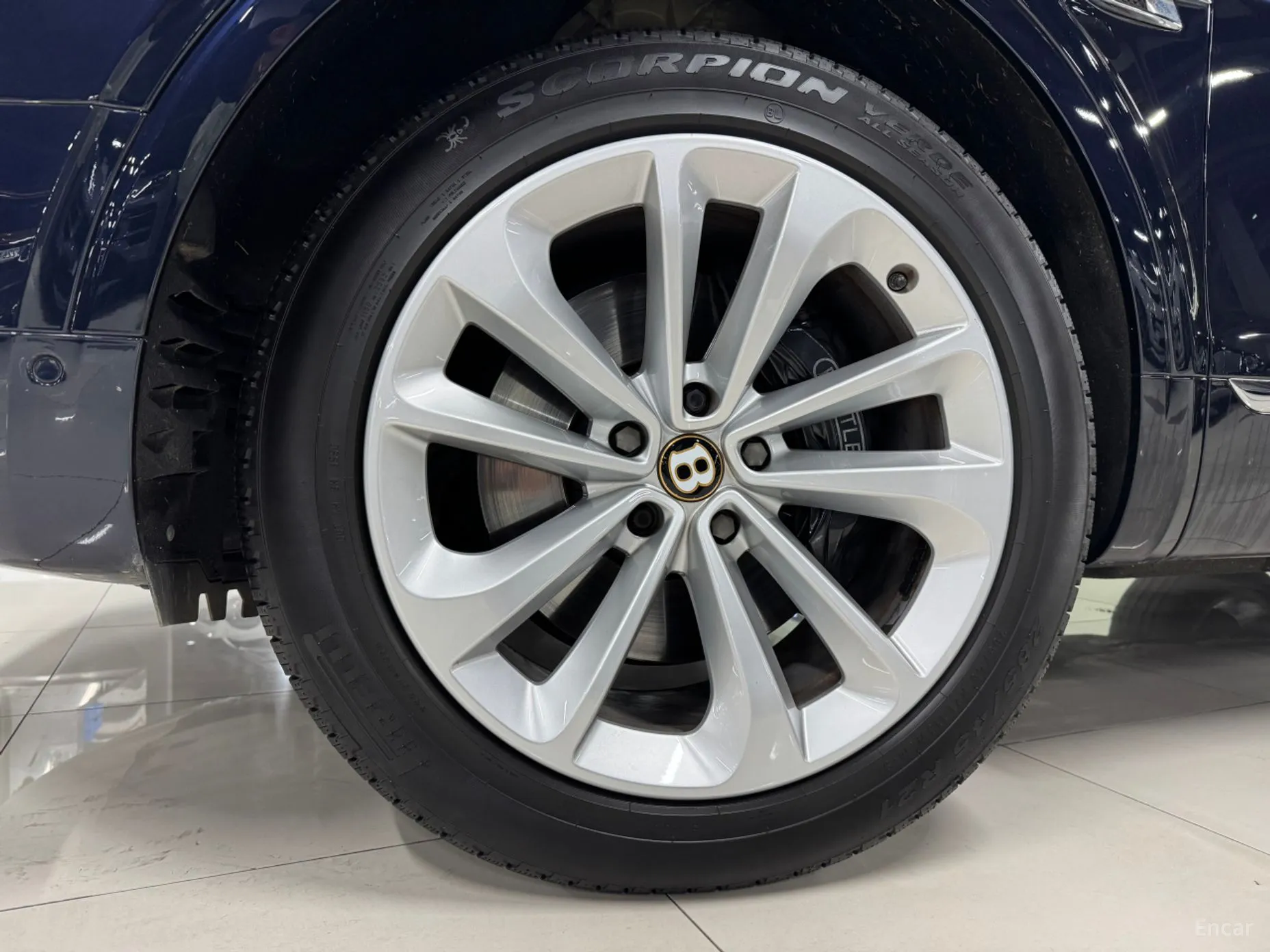 Bentley Bentayga превью 18