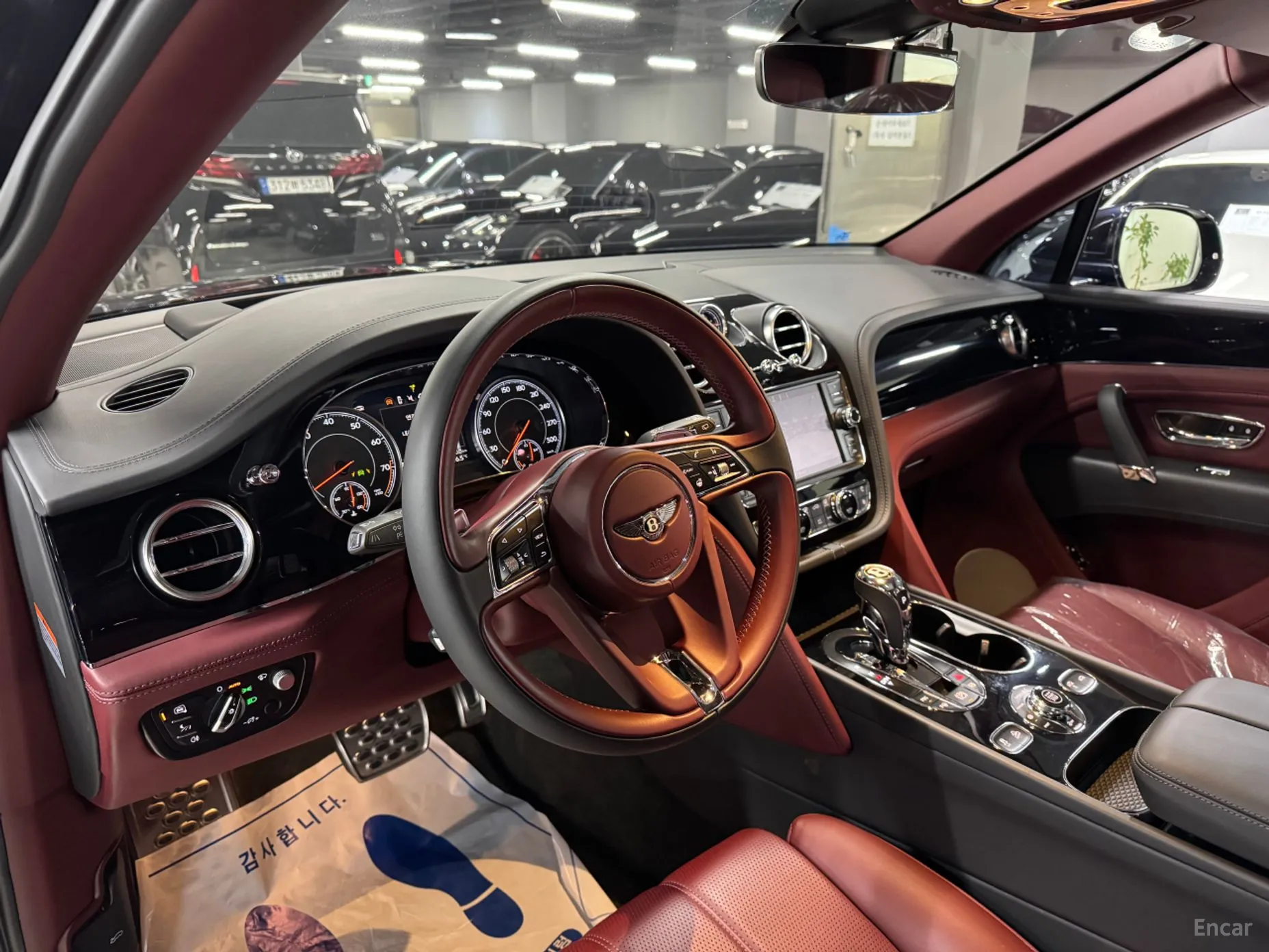 Bentley Bentayga превью 4