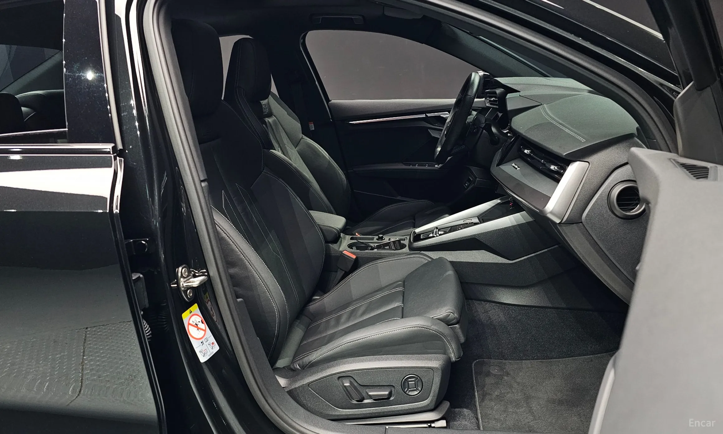 Audi S3 (8Y) превью 10