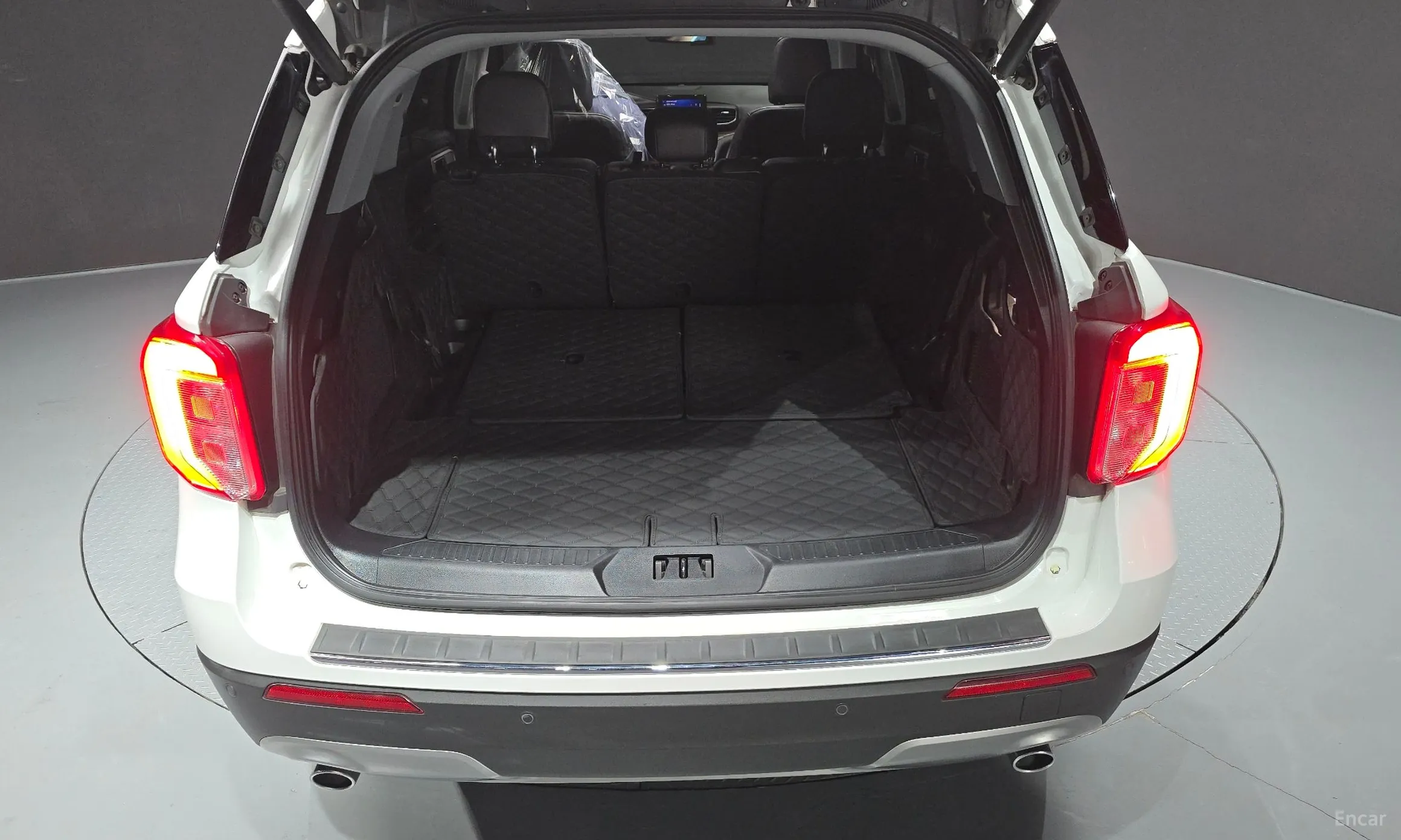 Ford Explorer 6th Generation превью 20