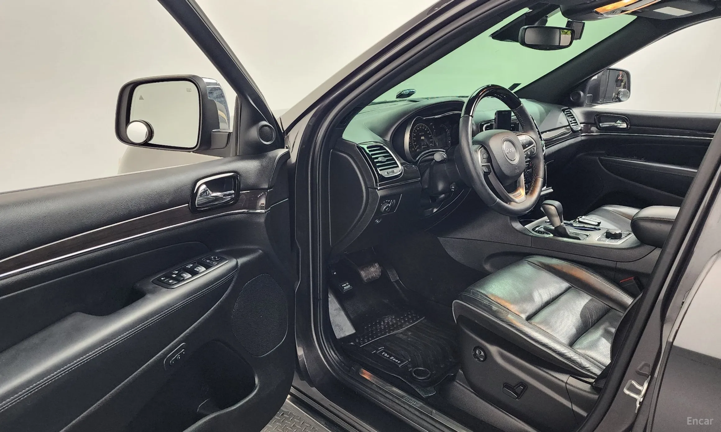 Jeep Grand Cherokee превью 10