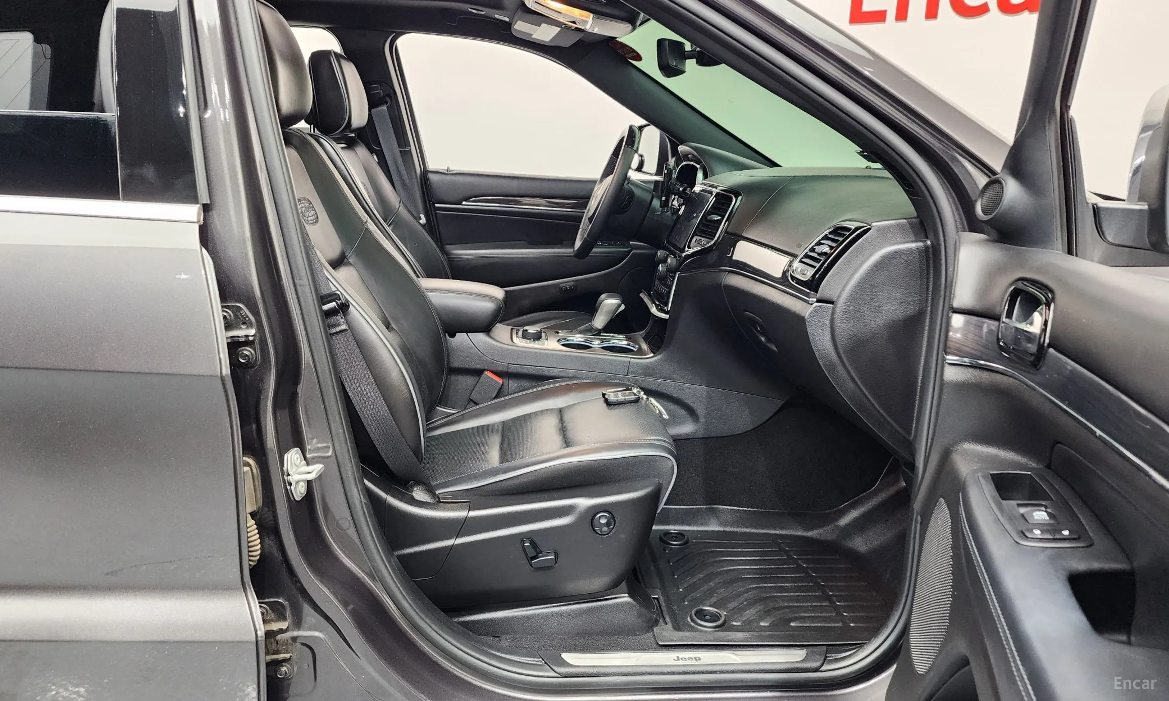 Jeep Grand Cherokee превью 11