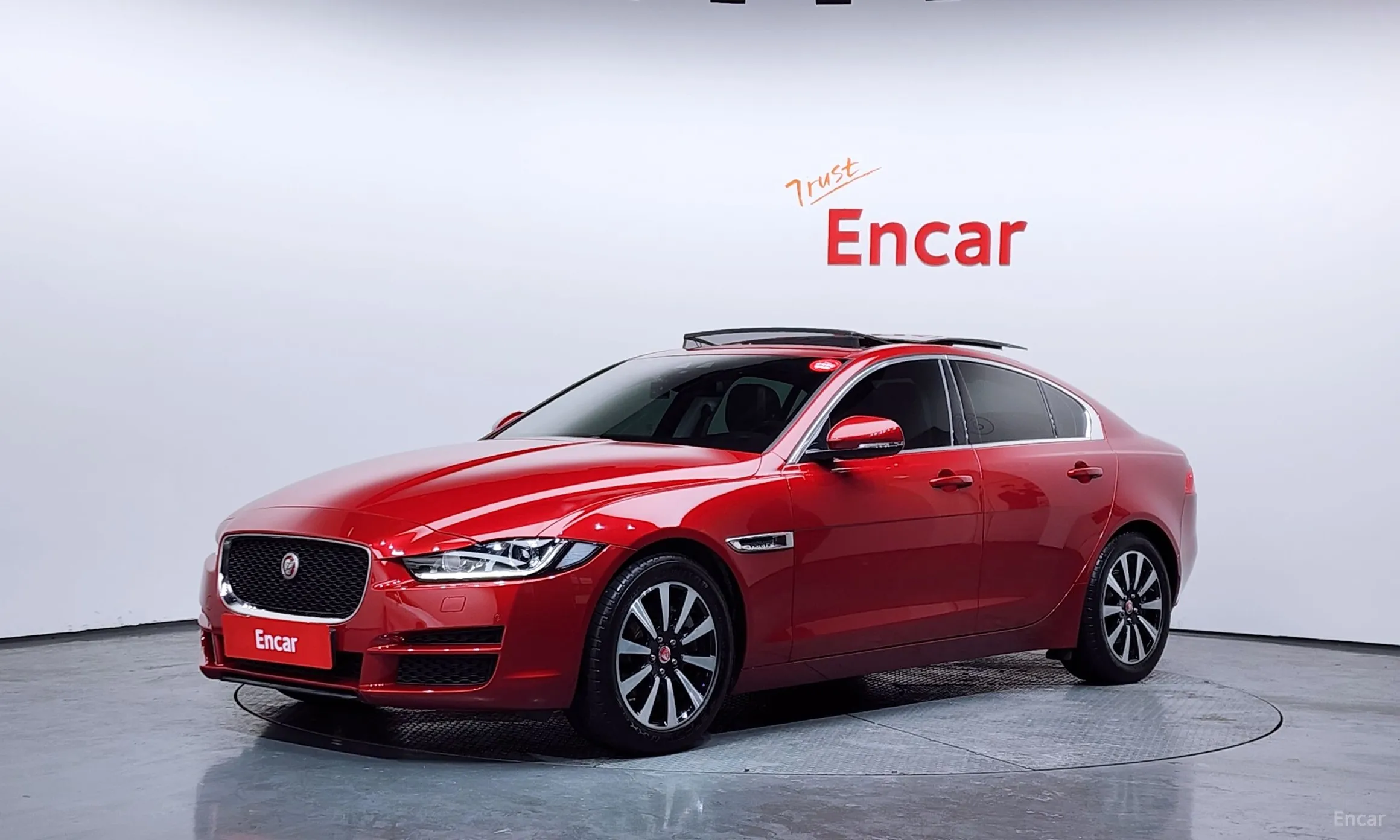 Jaguar XE