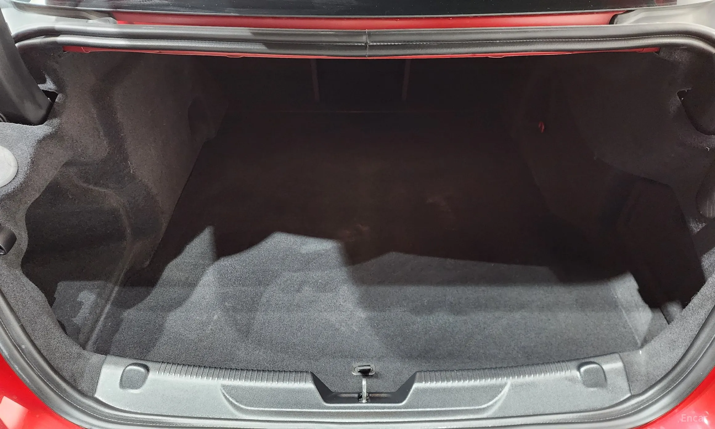 Jaguar XE превью 20