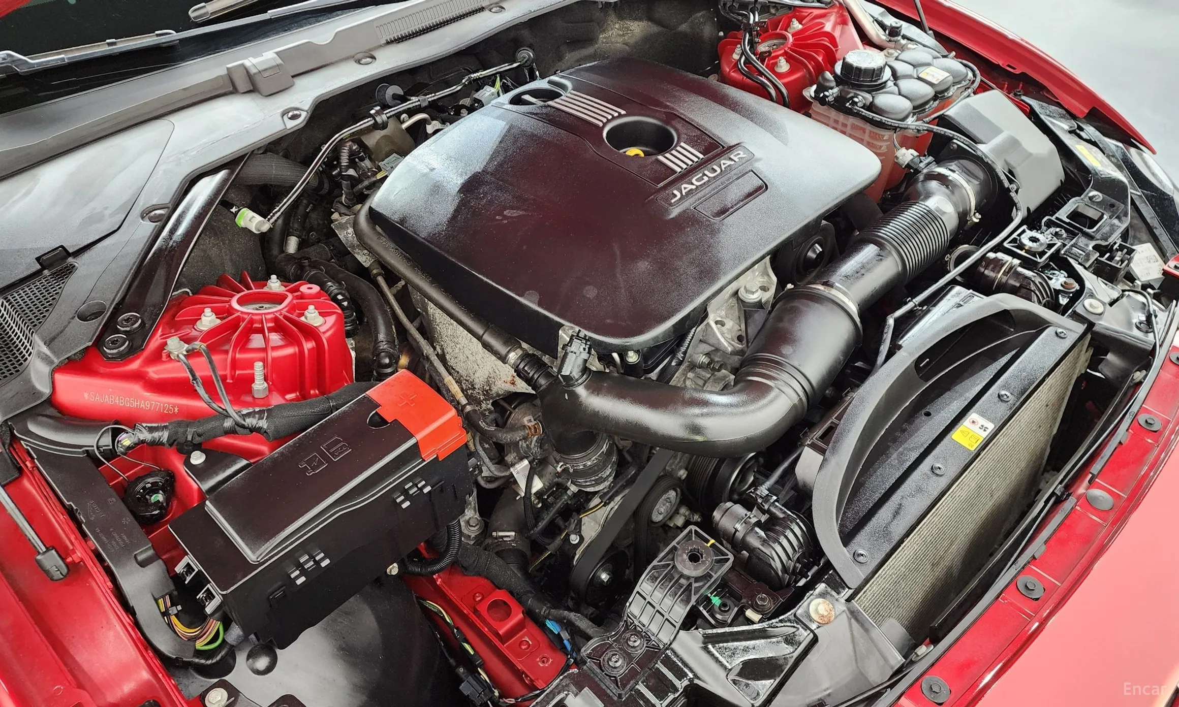 Jaguar XE превью 6