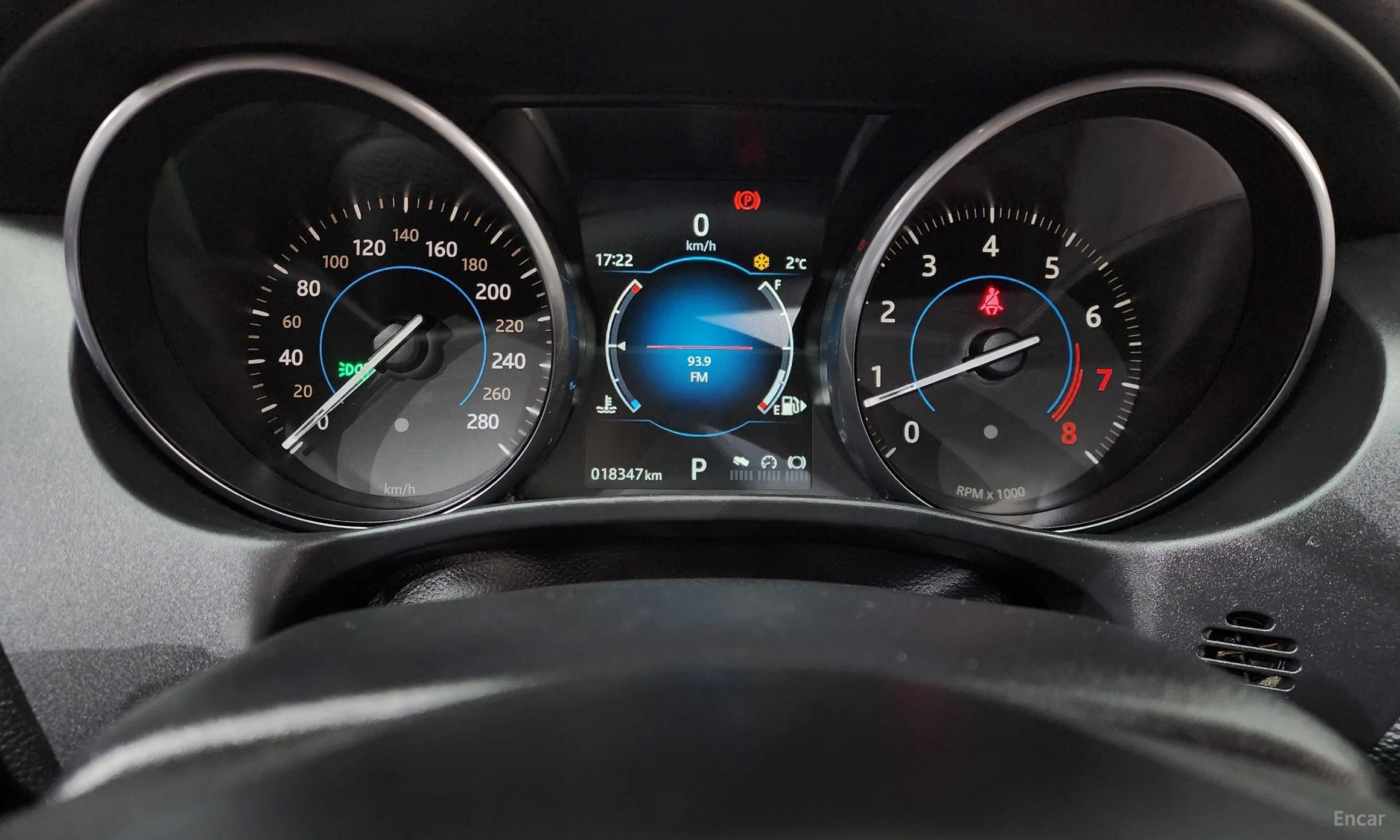 Jaguar XE превью 8