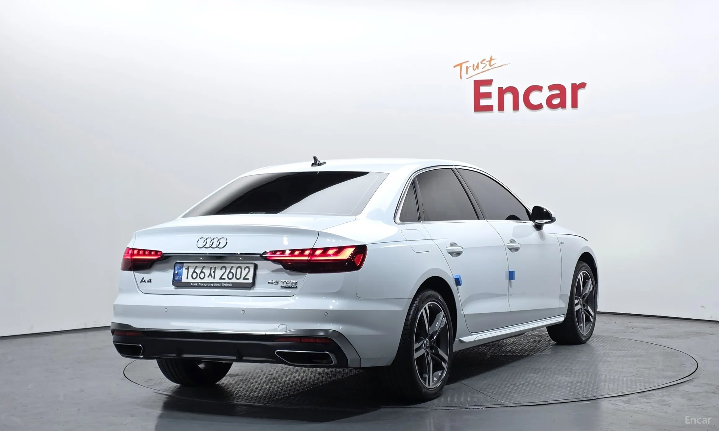 Audi A4 (B9) превью 2