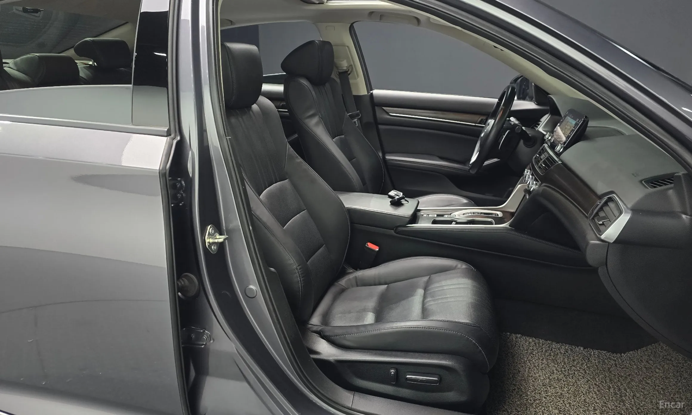 Honda Accord 10th Generation превью 10