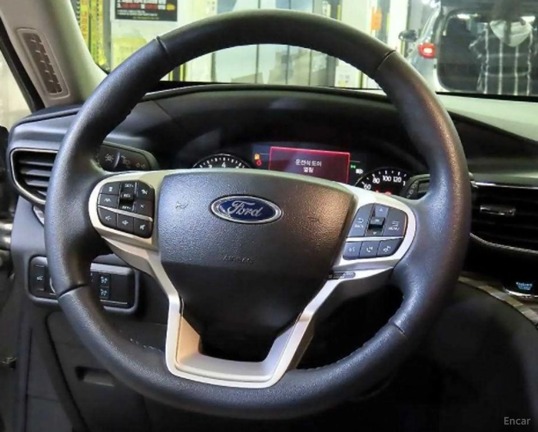 Ford Explorer 6th Generation превью 10