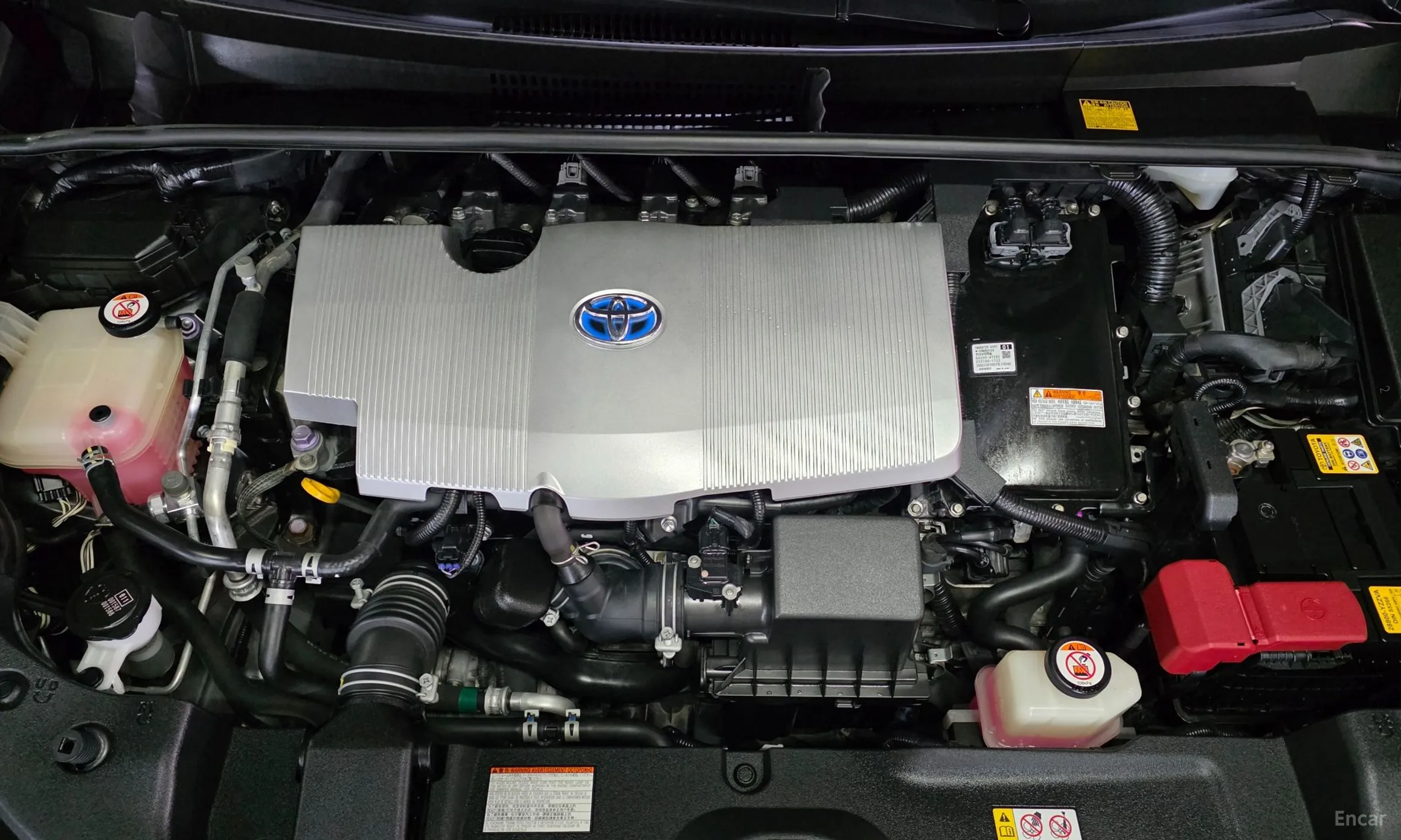 Toyota Prius 4th Generation превью 11