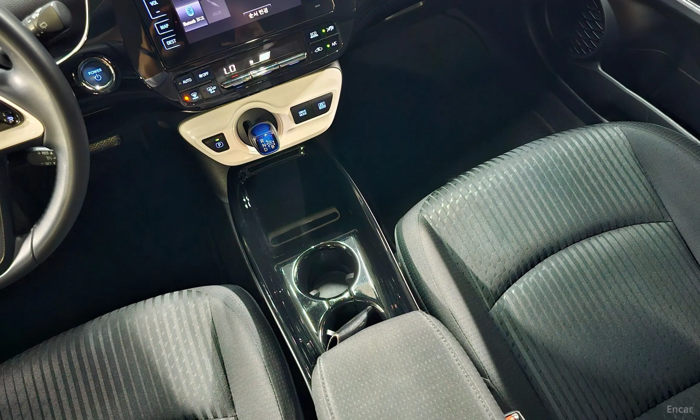 Toyota Prius 4th Generation превью 14