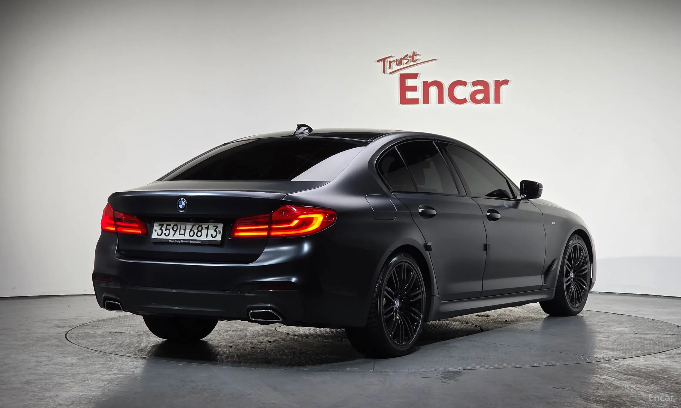 BMW 5 Series (G30) превью 2